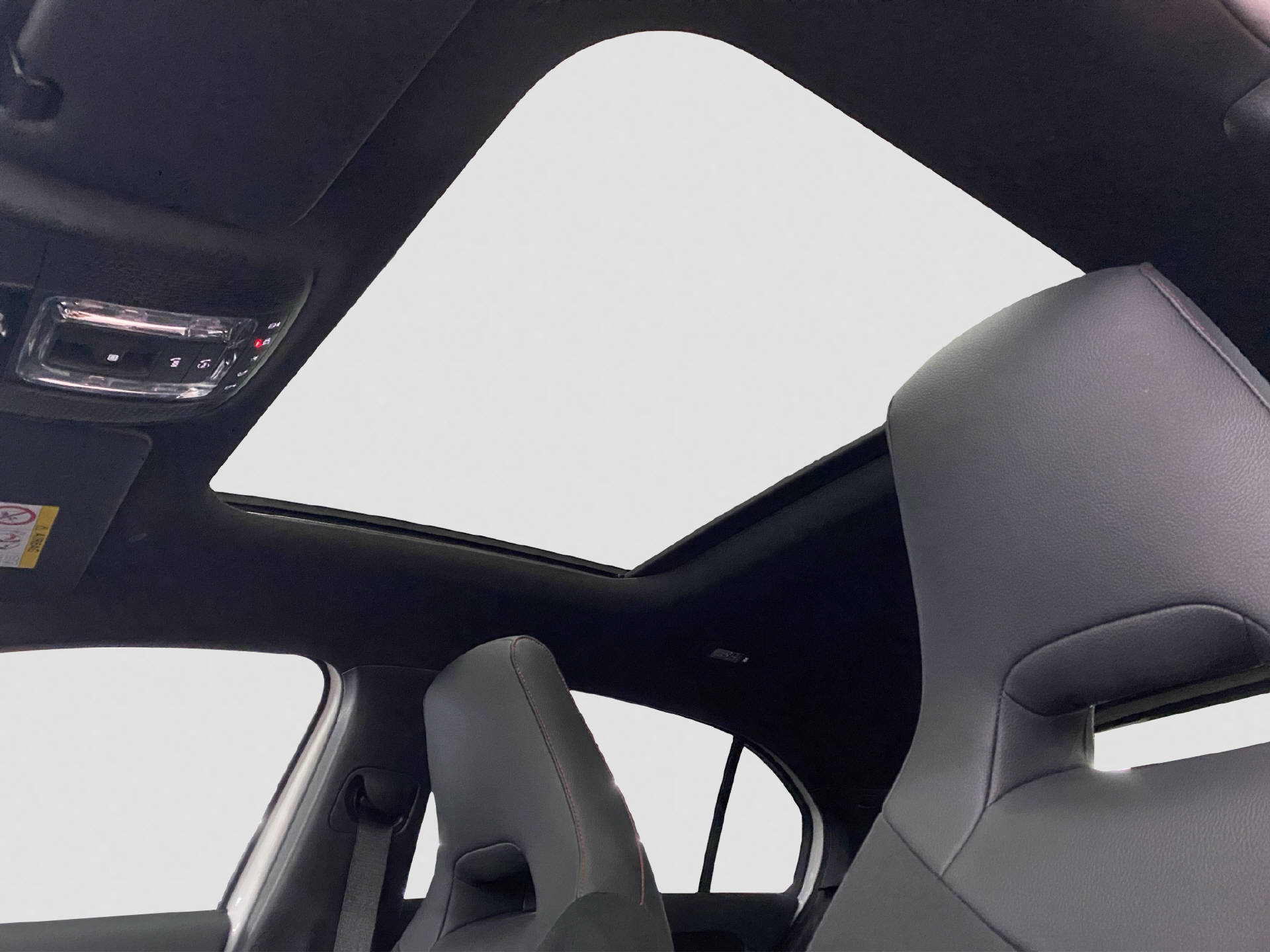 MERCEDES-BENZ A 250 e EQ Star AMG Line-image-12