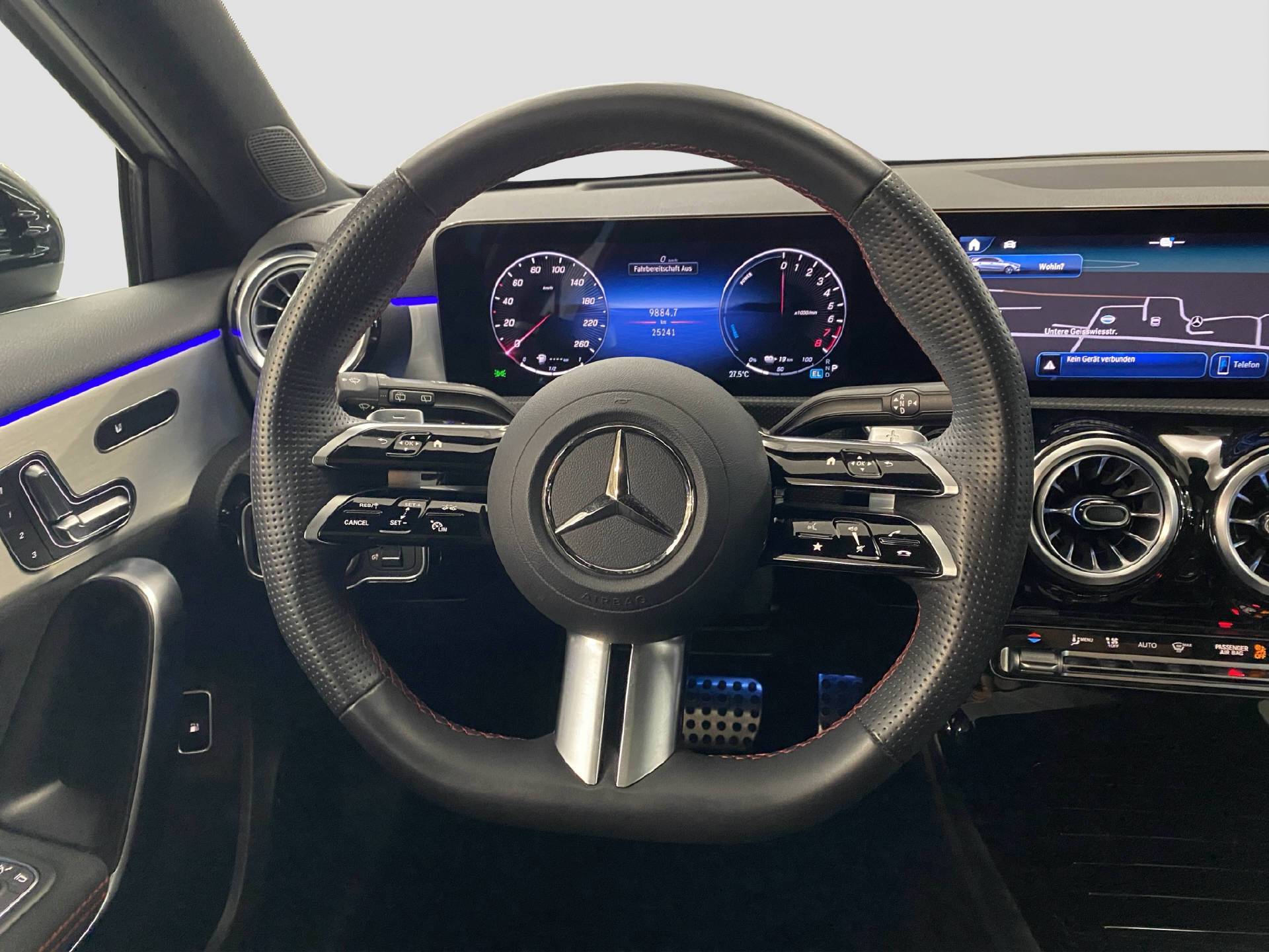 MERCEDES-BENZ A 250 e EQ Star AMG Line-image-9