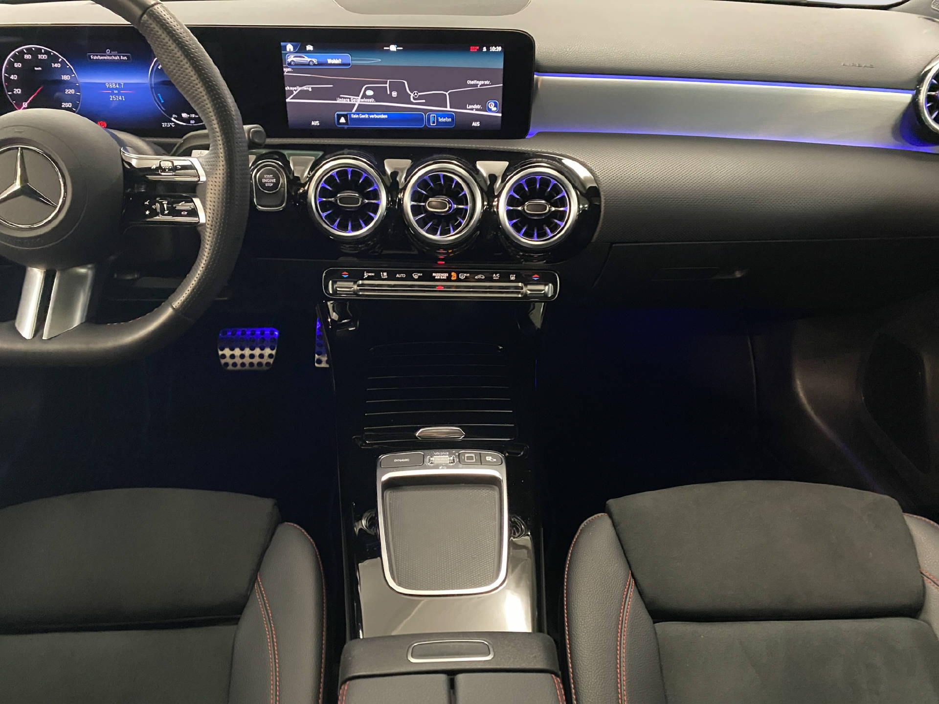 MERCEDES-BENZ A 250 e EQ Star AMG Line-image-11