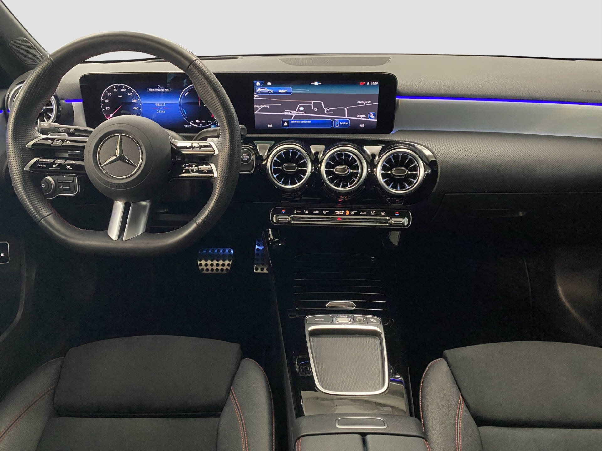 MERCEDES-BENZ A 250 e EQ Star AMG Line-image-10