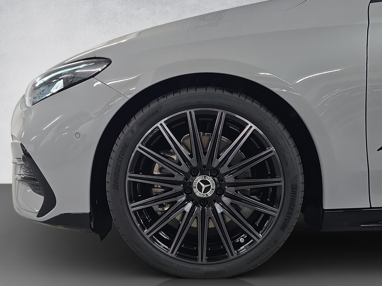 MERCEDES-BENZ CLA 220 4Matic AMG Line Shooting Brake-image-7