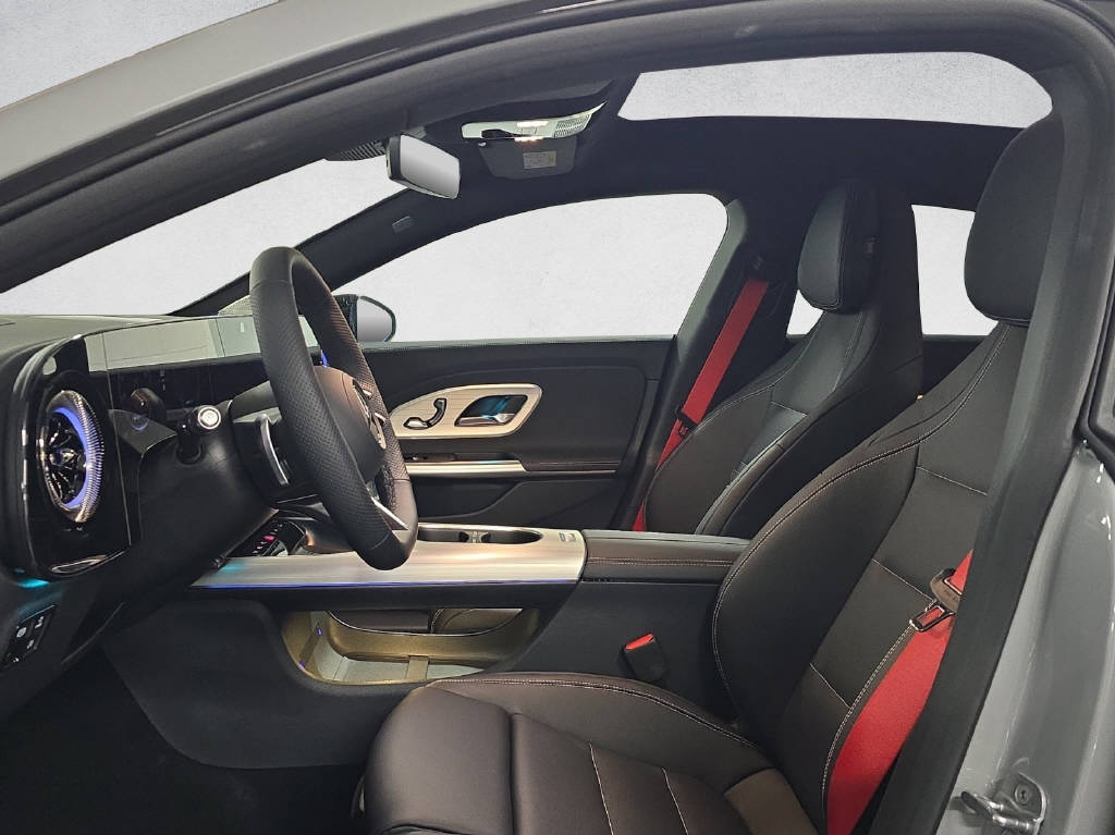 MERCEDES-BENZ CLA 220 4Matic AMG Line Shooting Brake-image-9
