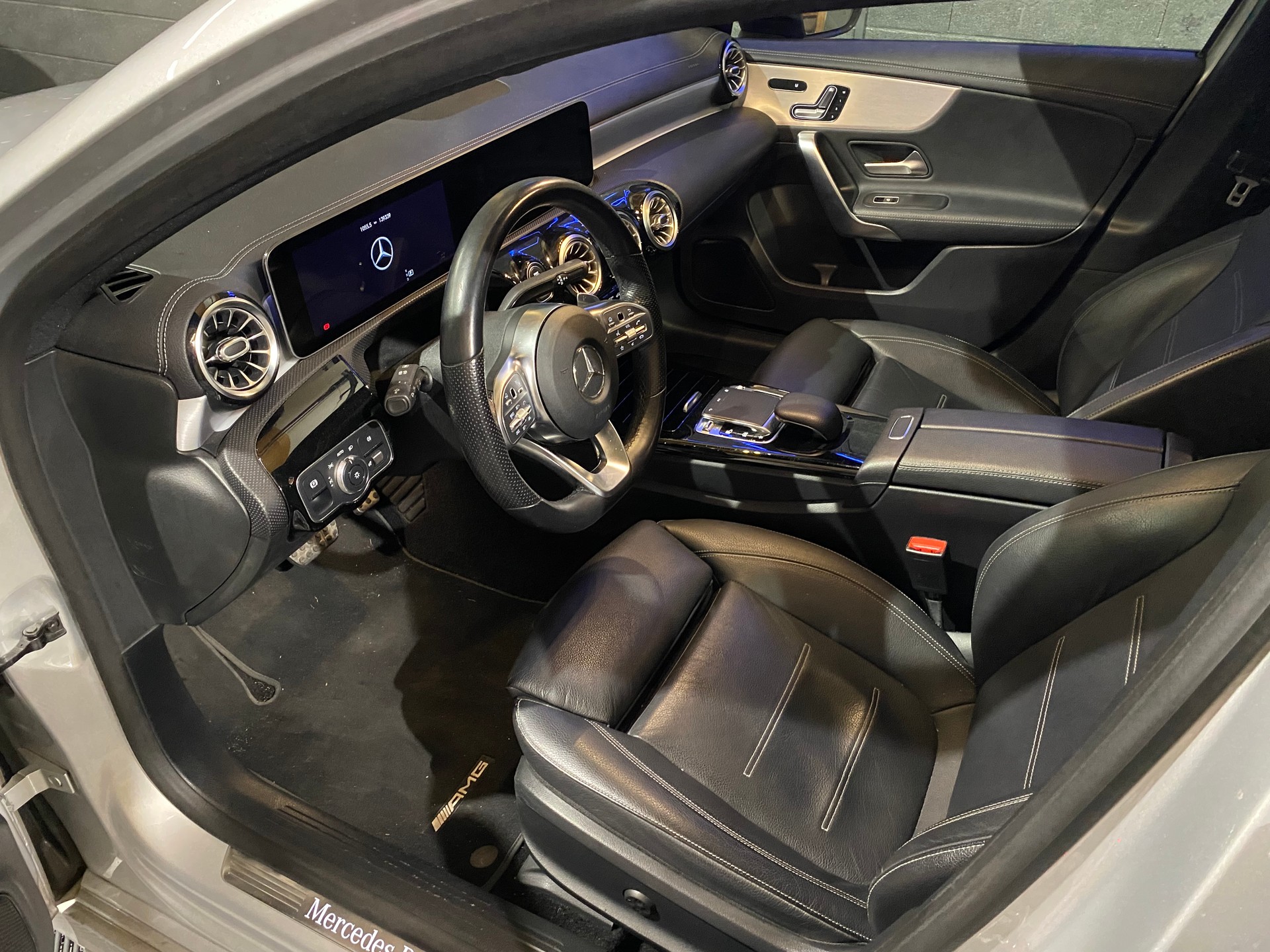 MERCEDES-BENZ A 250 4Matic AMG Line 4Matic 7G-DCT-image-11