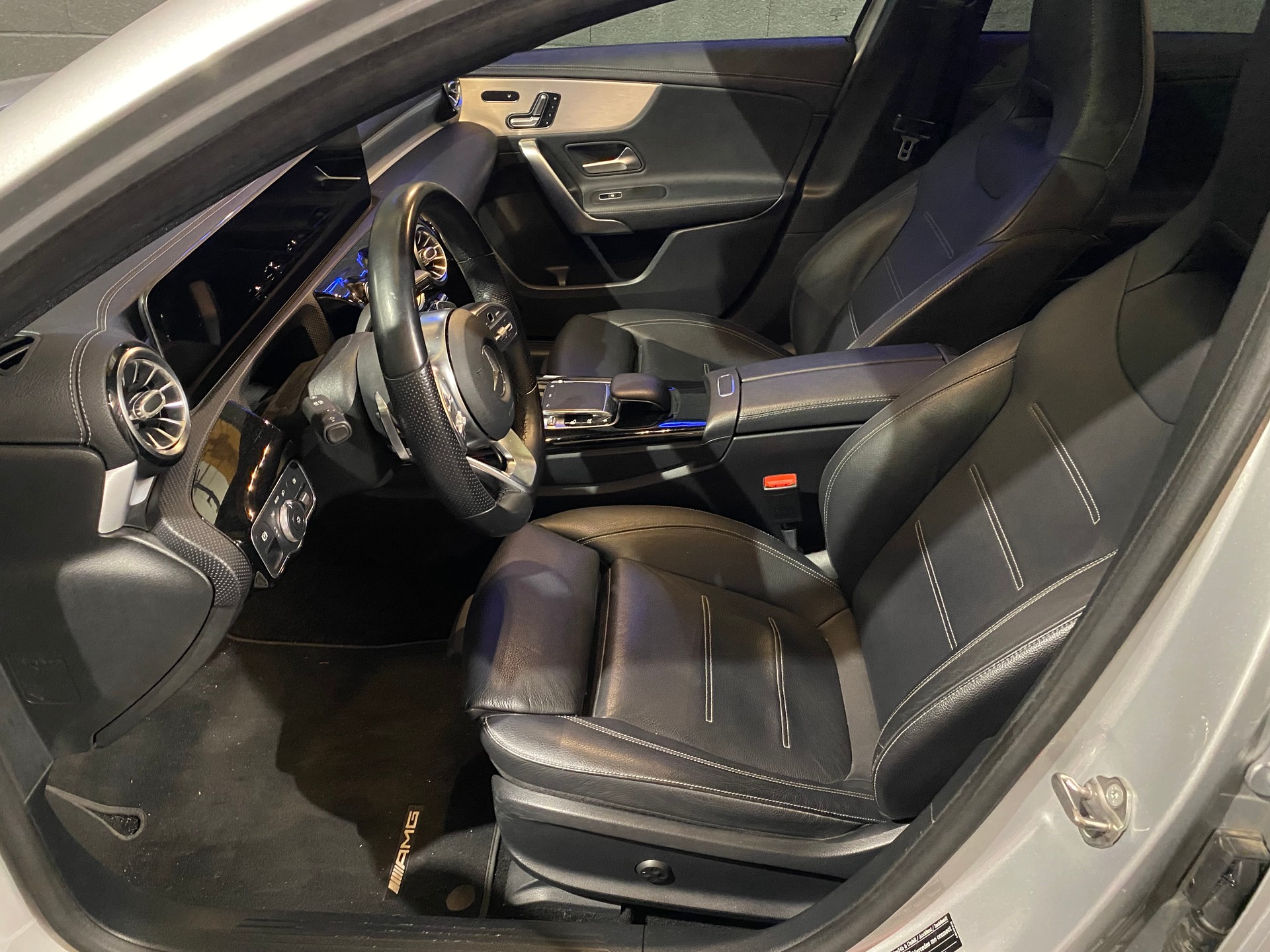 MERCEDES-BENZ A 250 4Matic AMG Line 4Matic 7G-DCT-image-12