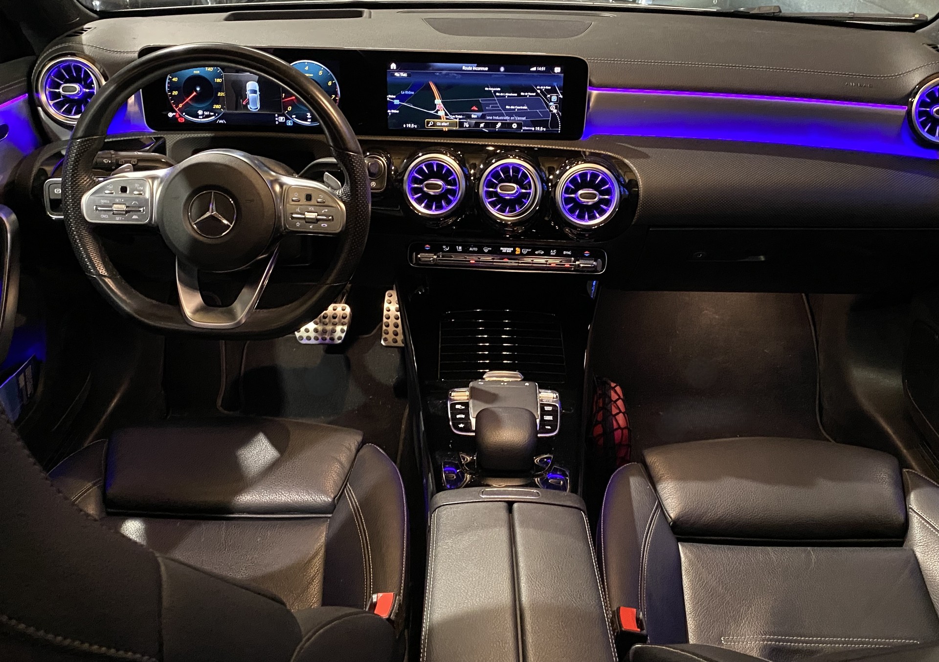 MERCEDES-BENZ A 250 4Matic AMG Line 4Matic 7G-DCT-image-15