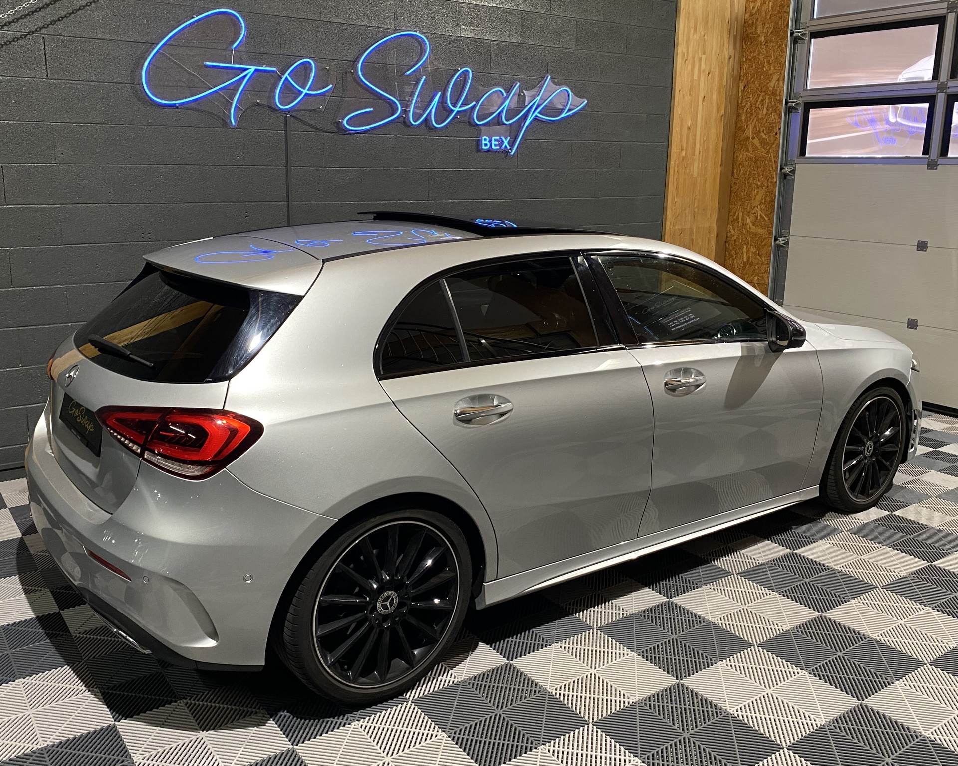 MERCEDES-BENZ A 250 4Matic AMG Line 4Matic 7G-DCT-image-3