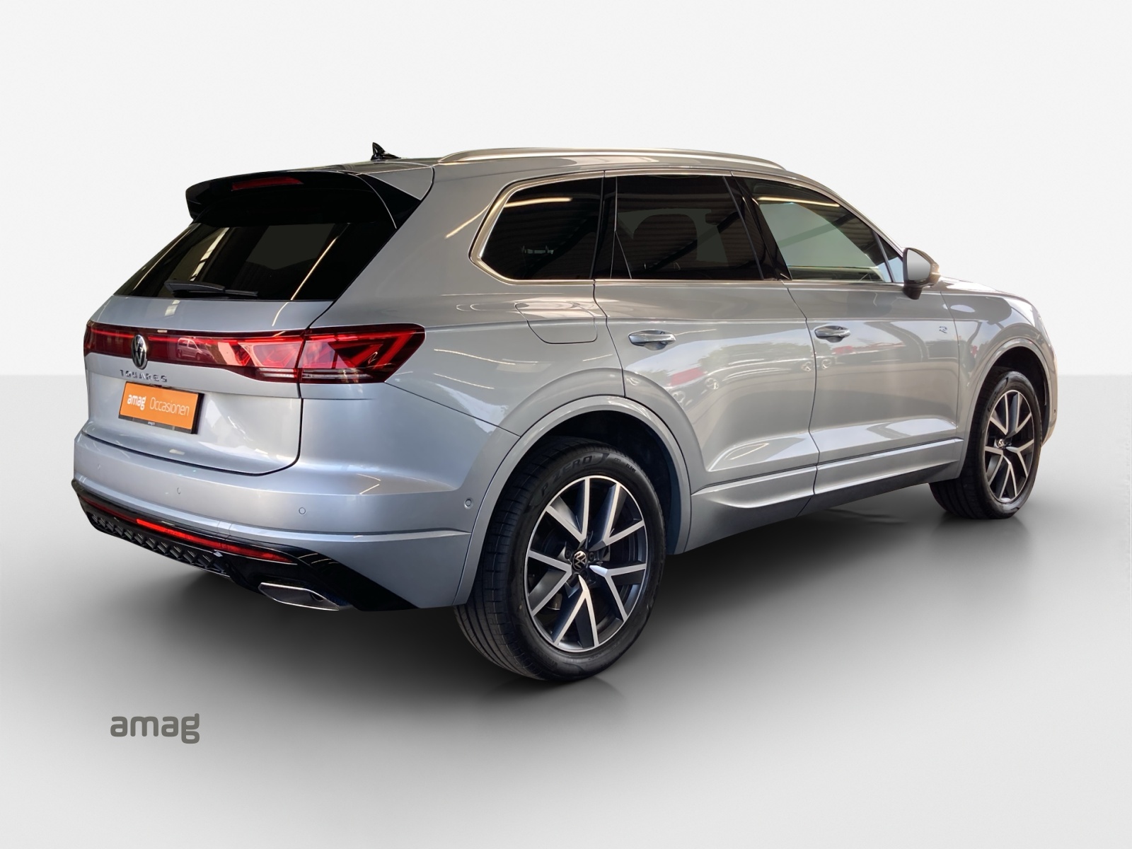 VW Touareg 3.0 TDI R-Line Tiptronic-image-4
