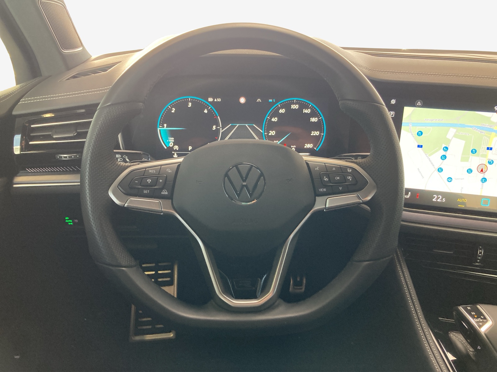 VW Touareg 3.0 TDI R-Line Tiptronic-image-9