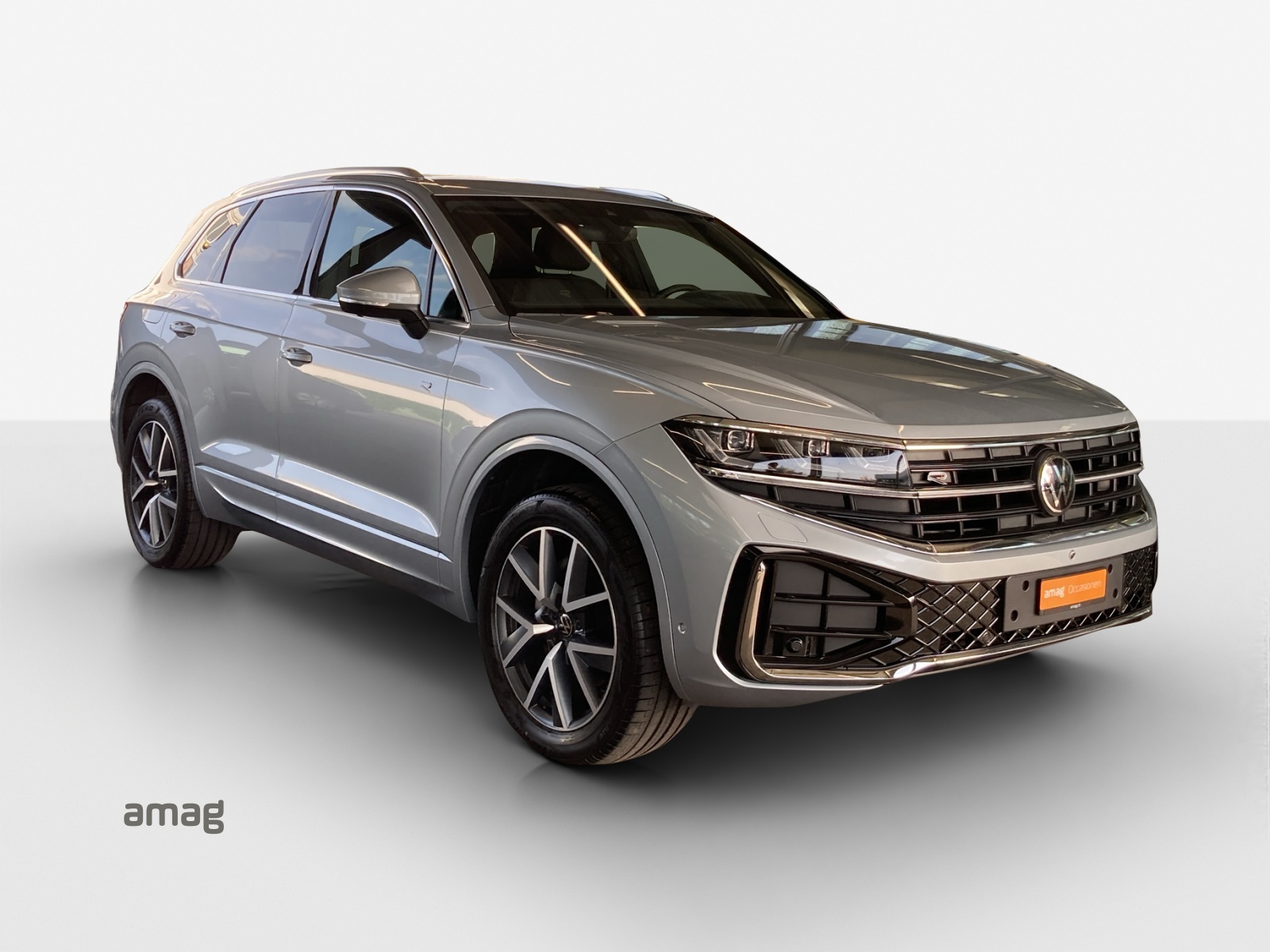 VW Touareg 3.0 TDI R-Line Tiptronic-image-5
