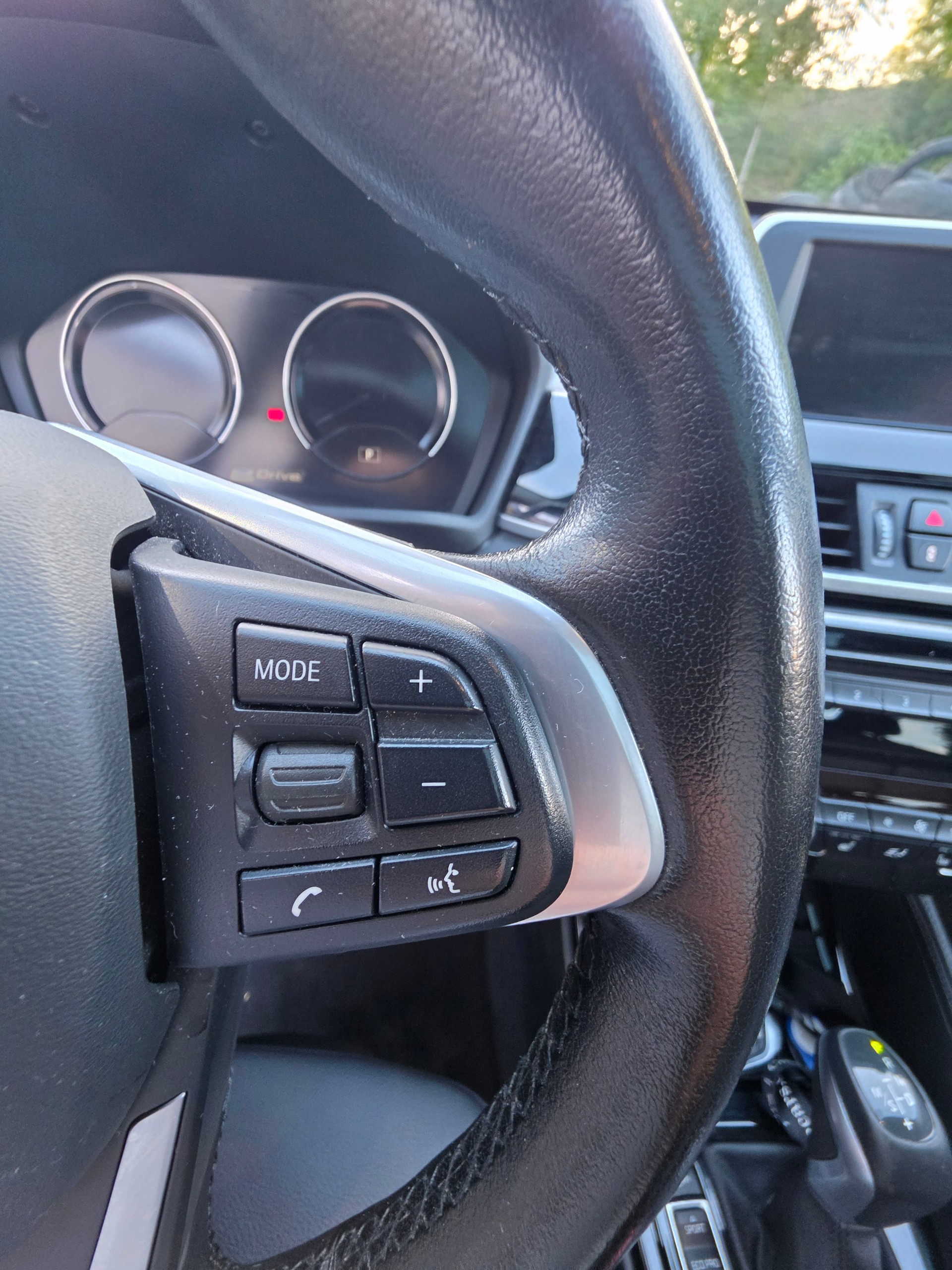 BMW X1 xDrive 25e Sport Line Steptronic-image-12