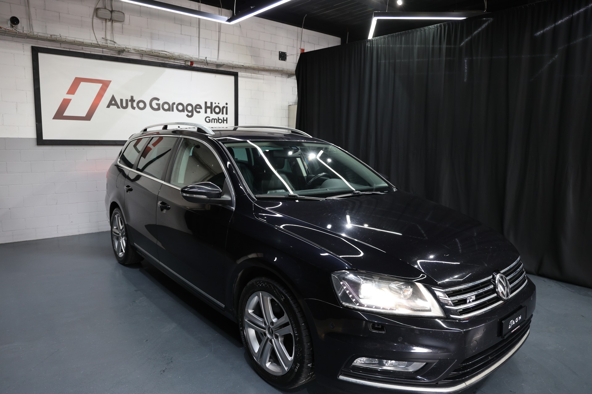 VW Passat Variant 2.0 TDI BMT R-Design 4M DSG-image-6