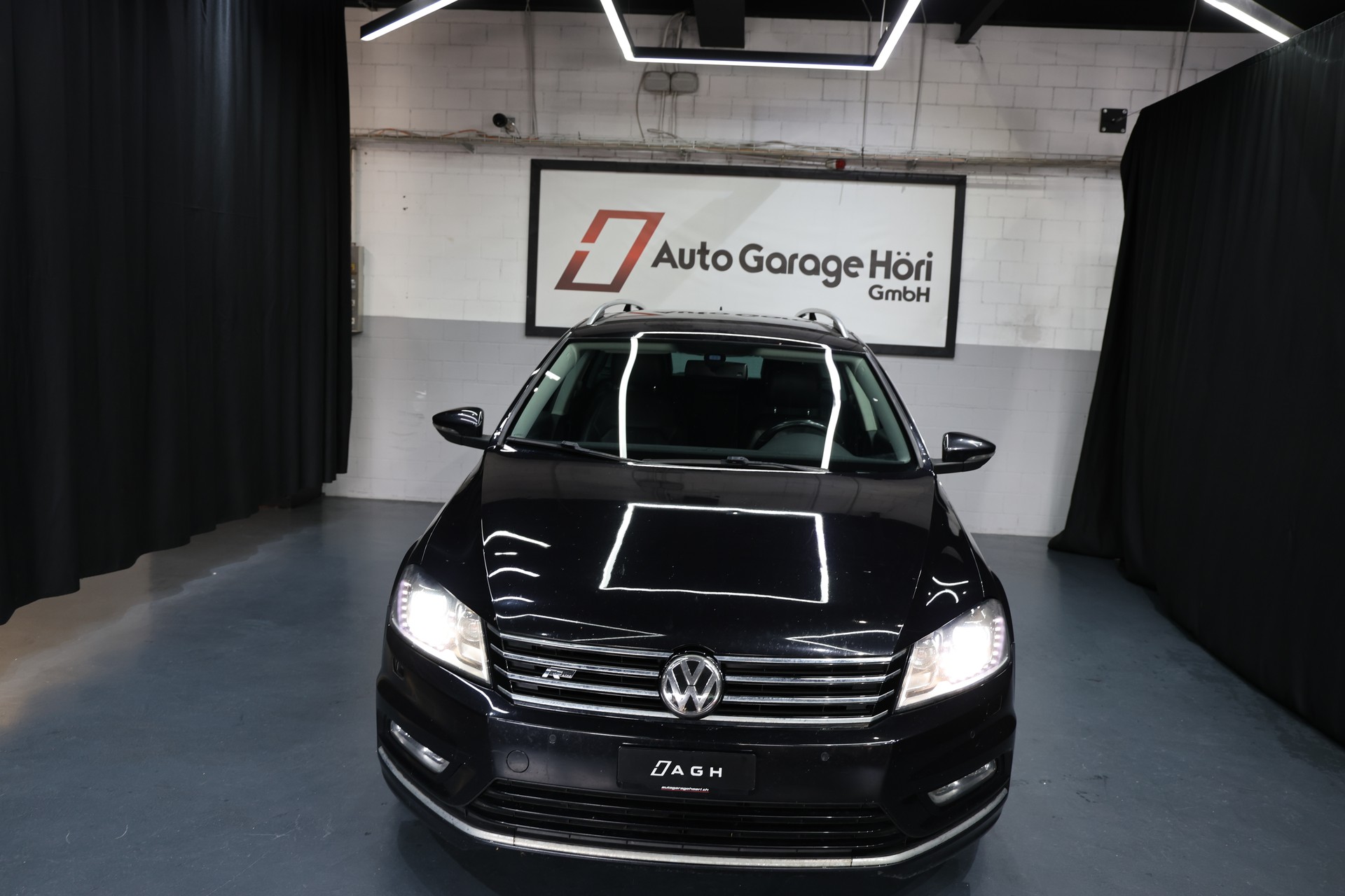 VW Passat Variant 2.0 TDI BMT R-Design 4M DSG-image-5