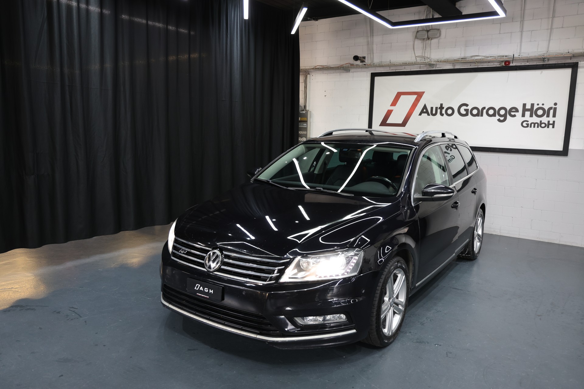 VW Passat Variant 2.0 TDI BMT R-Design 4M DSG-image-1