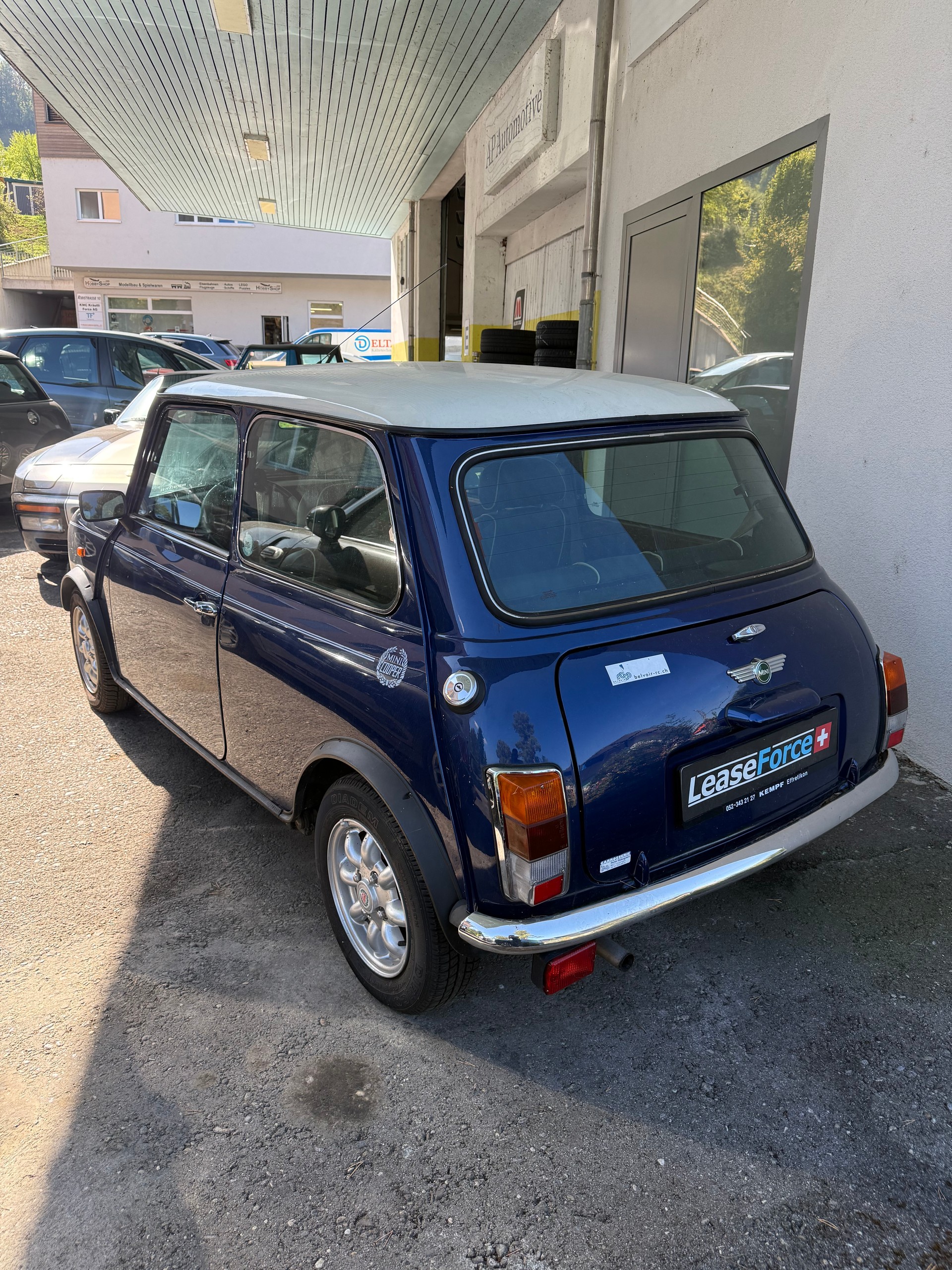 MINI Cooper 1.3i-image-2