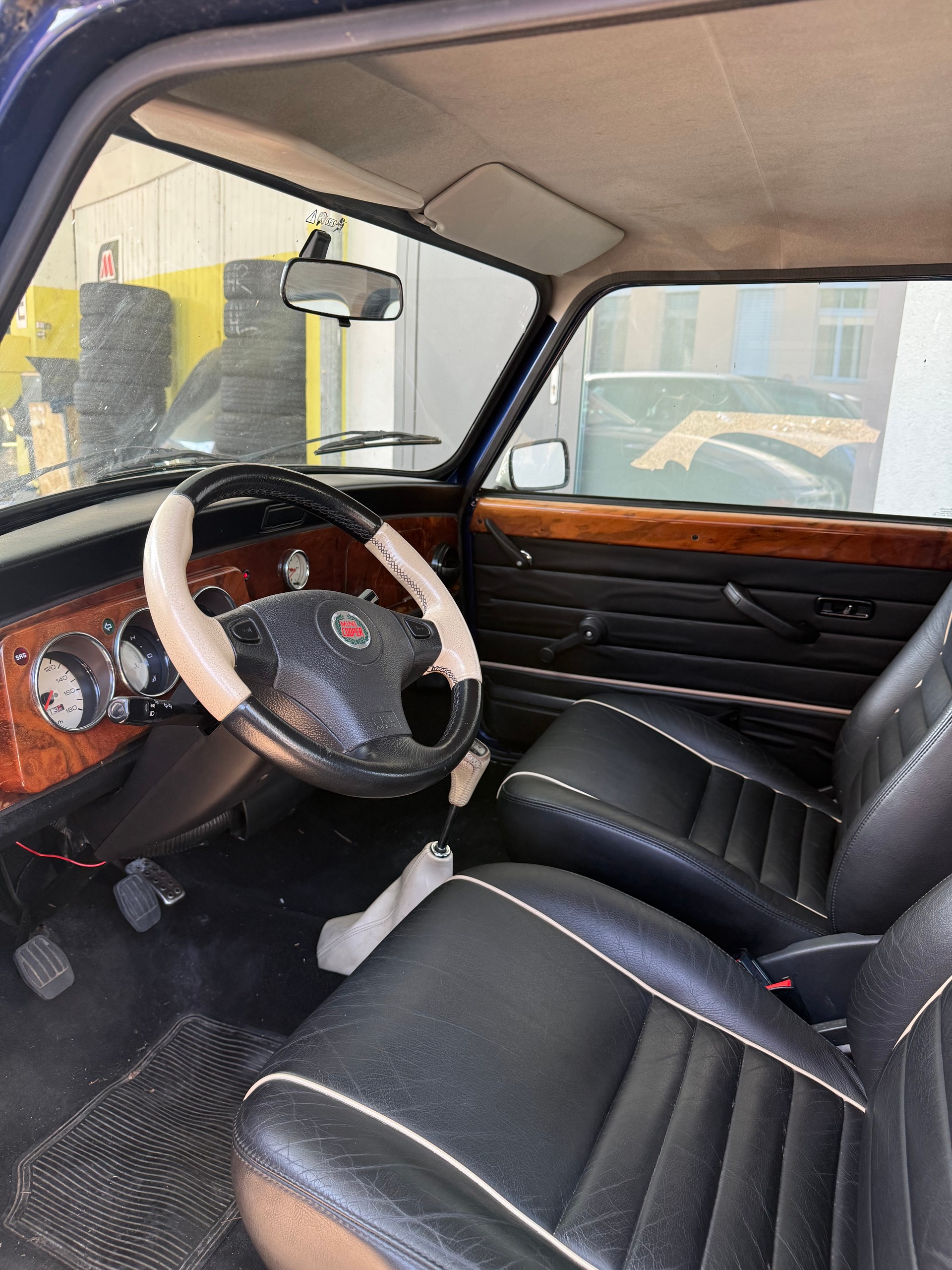 MINI Cooper 1.3i-image-4