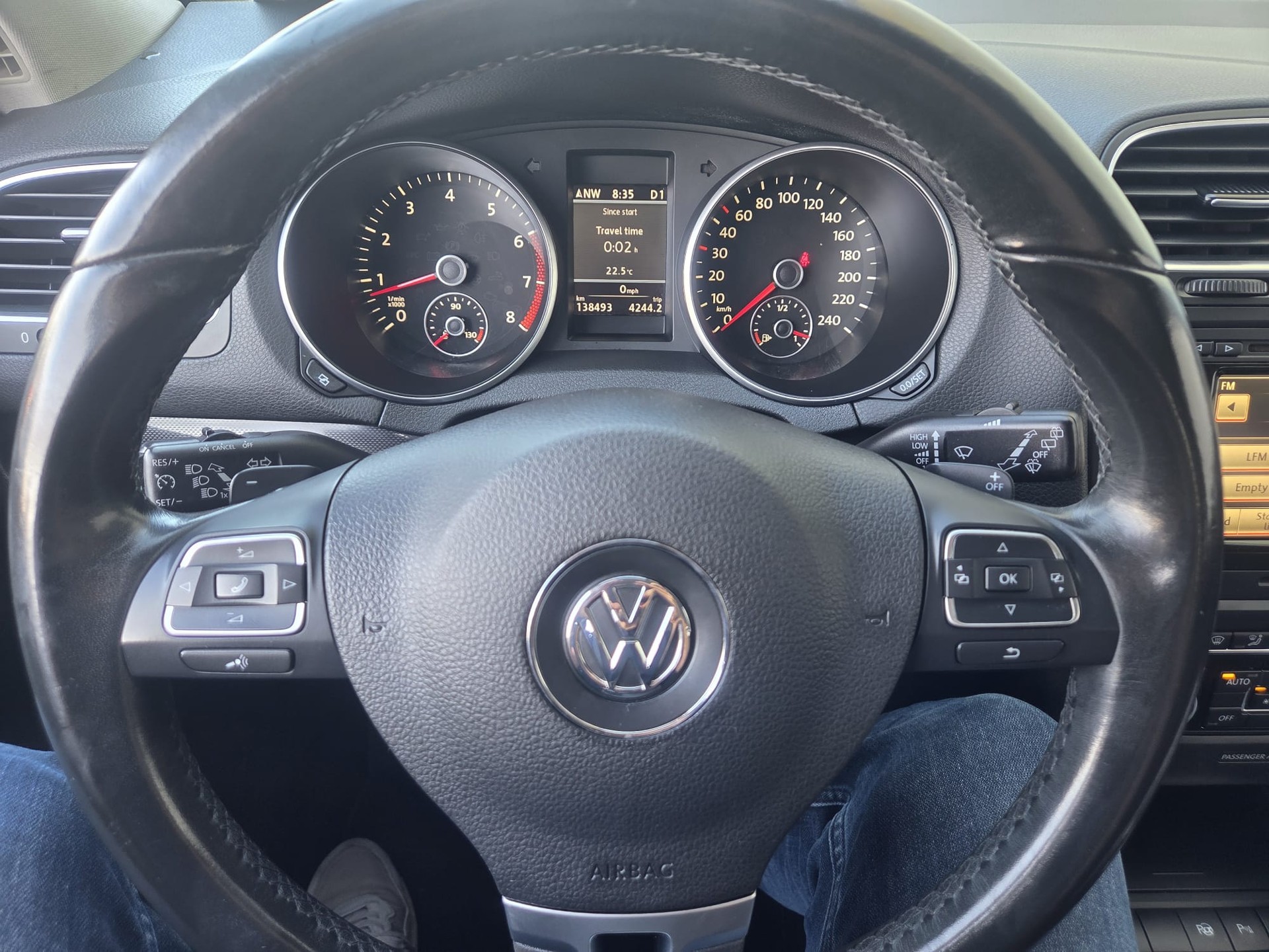 VW Golf 1.4 TSI Highline DSG * Expertise & service du jour * Frish Service und MFK *-image-6
