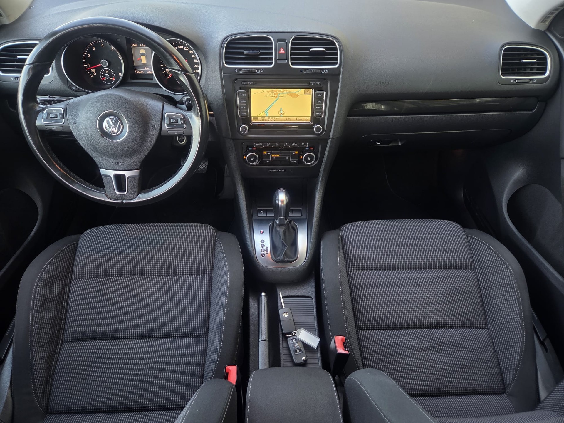 VW Golf 1.4 TSI Highline DSG * Expertise & service du jour * Frish Service und MFK *-image-5