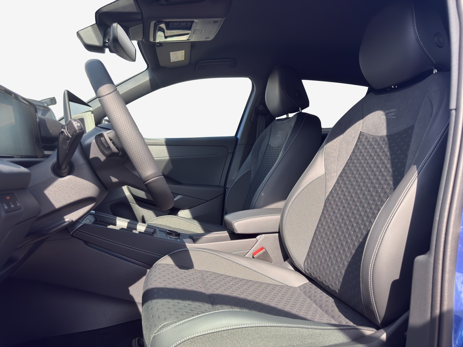 VW T-Roc 1.5 eTSI mHEV R-Line DSG-image-15
