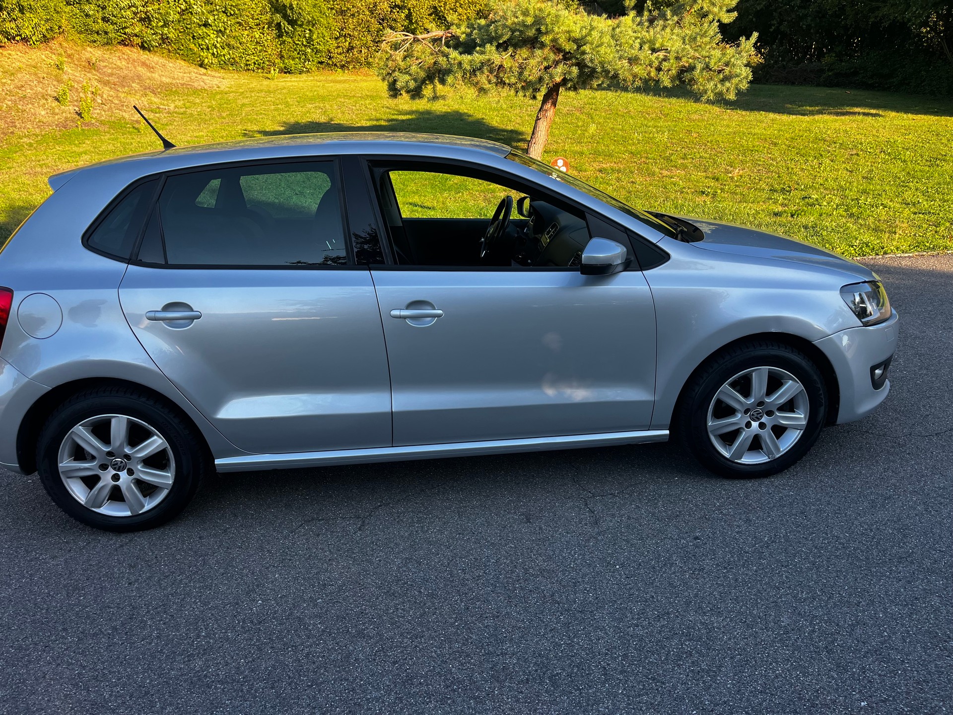 VW Polo 1.4 16V Trendline DSG-image-2