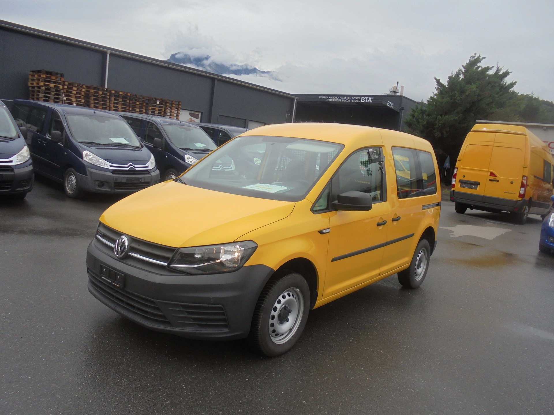 VW Caddy 2.0TDI 4Motion BlueMotion Technology-image-0