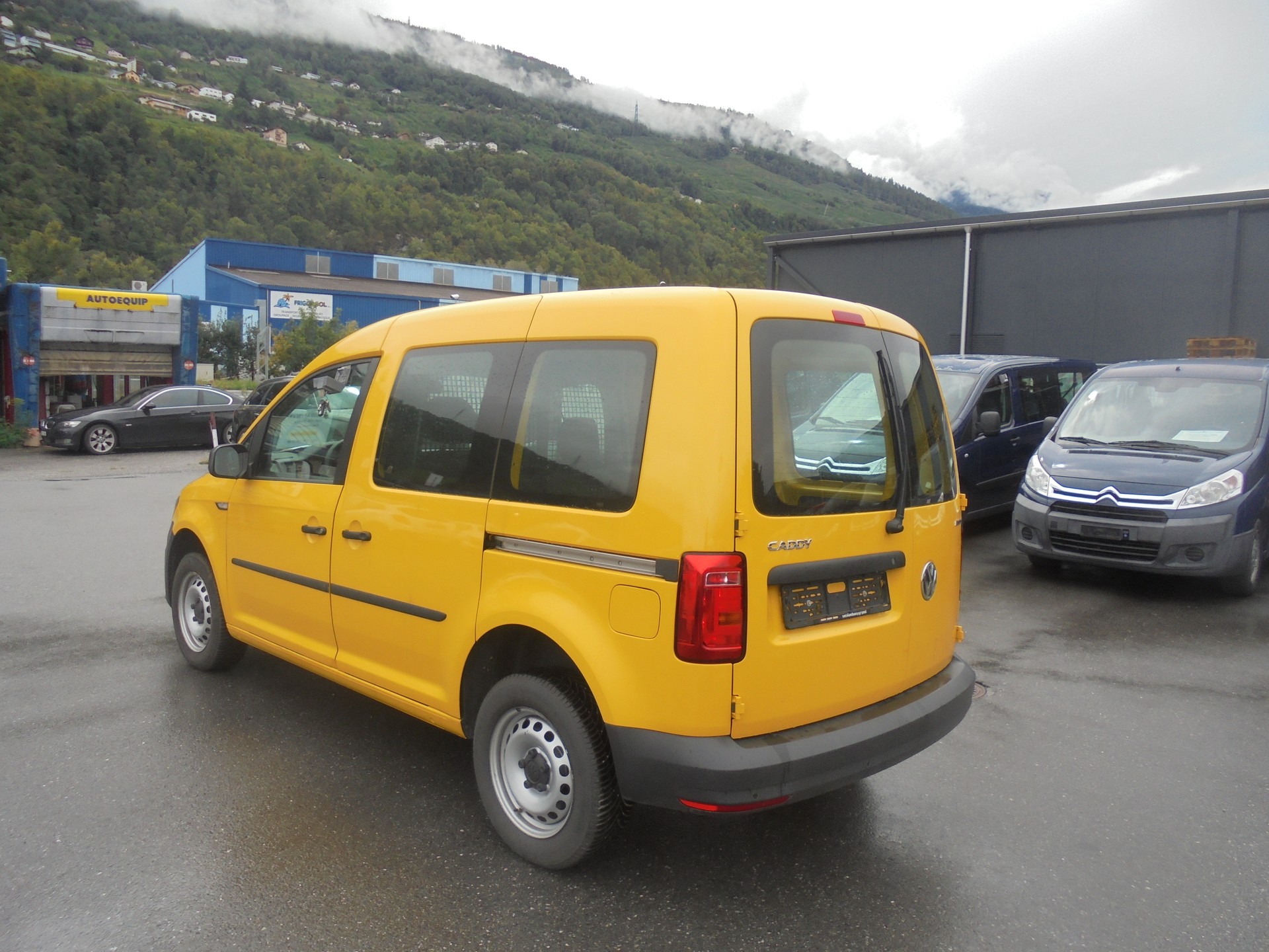 VW Caddy 2.0TDI 4Motion BlueMotion Technology-image-5