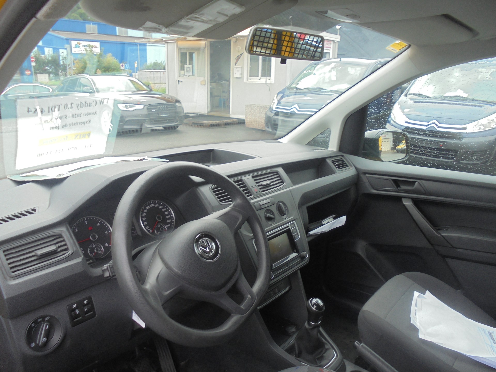 VW Caddy 2.0TDI 4Motion BlueMotion Technology-image-8