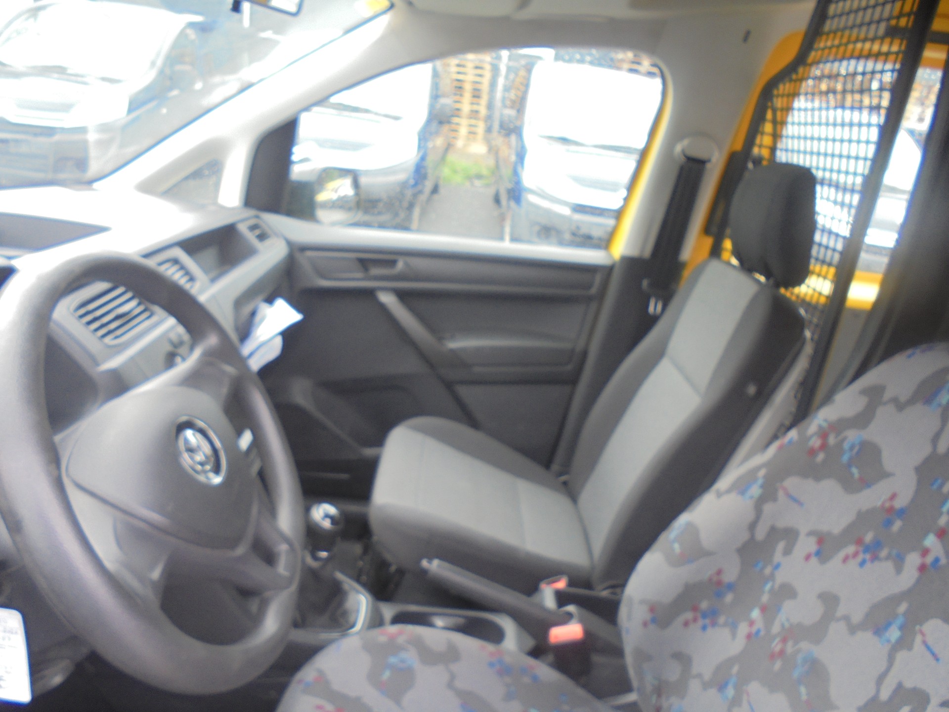 VW Caddy 2.0TDI 4Motion BlueMotion Technology-image-9