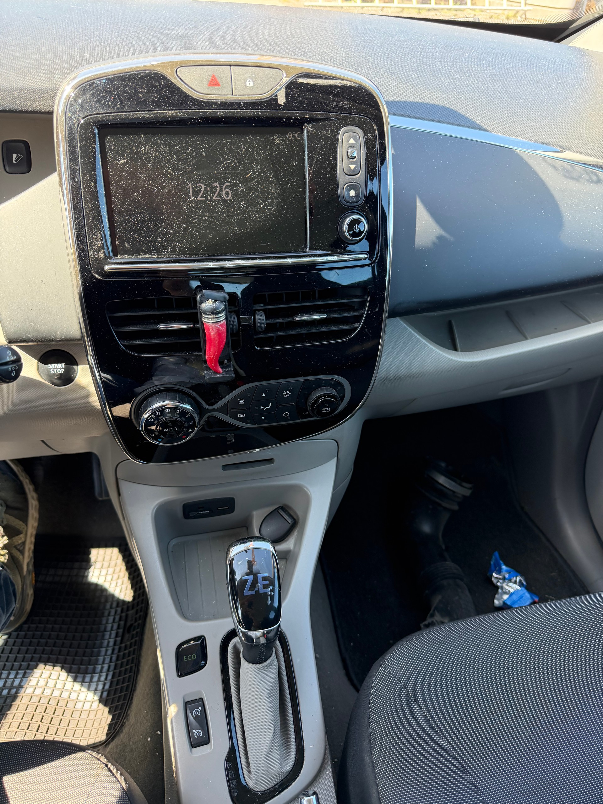 RENAULT Zoe Intens R240-image-6