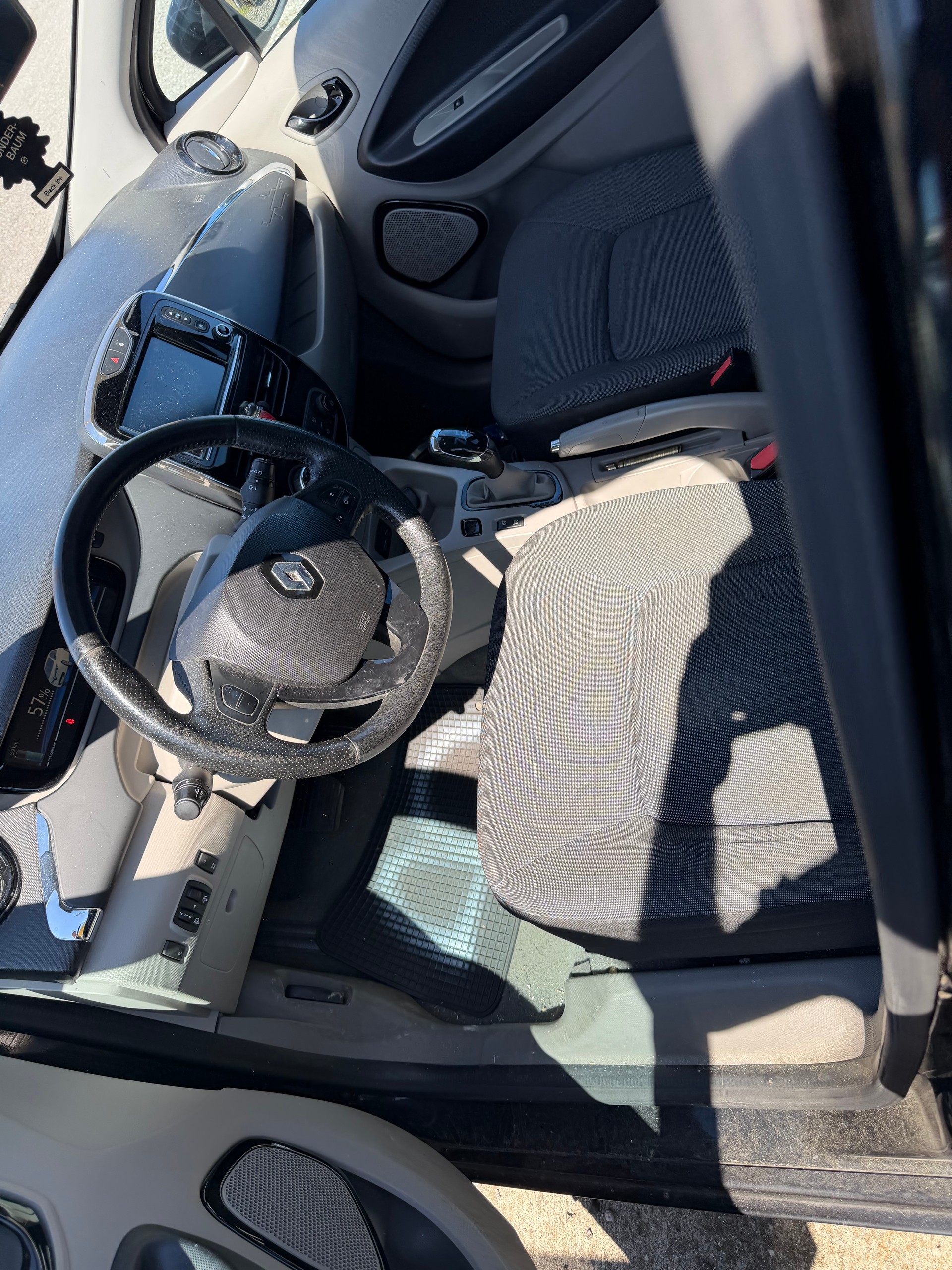 RENAULT Zoe Intens R240-image-4