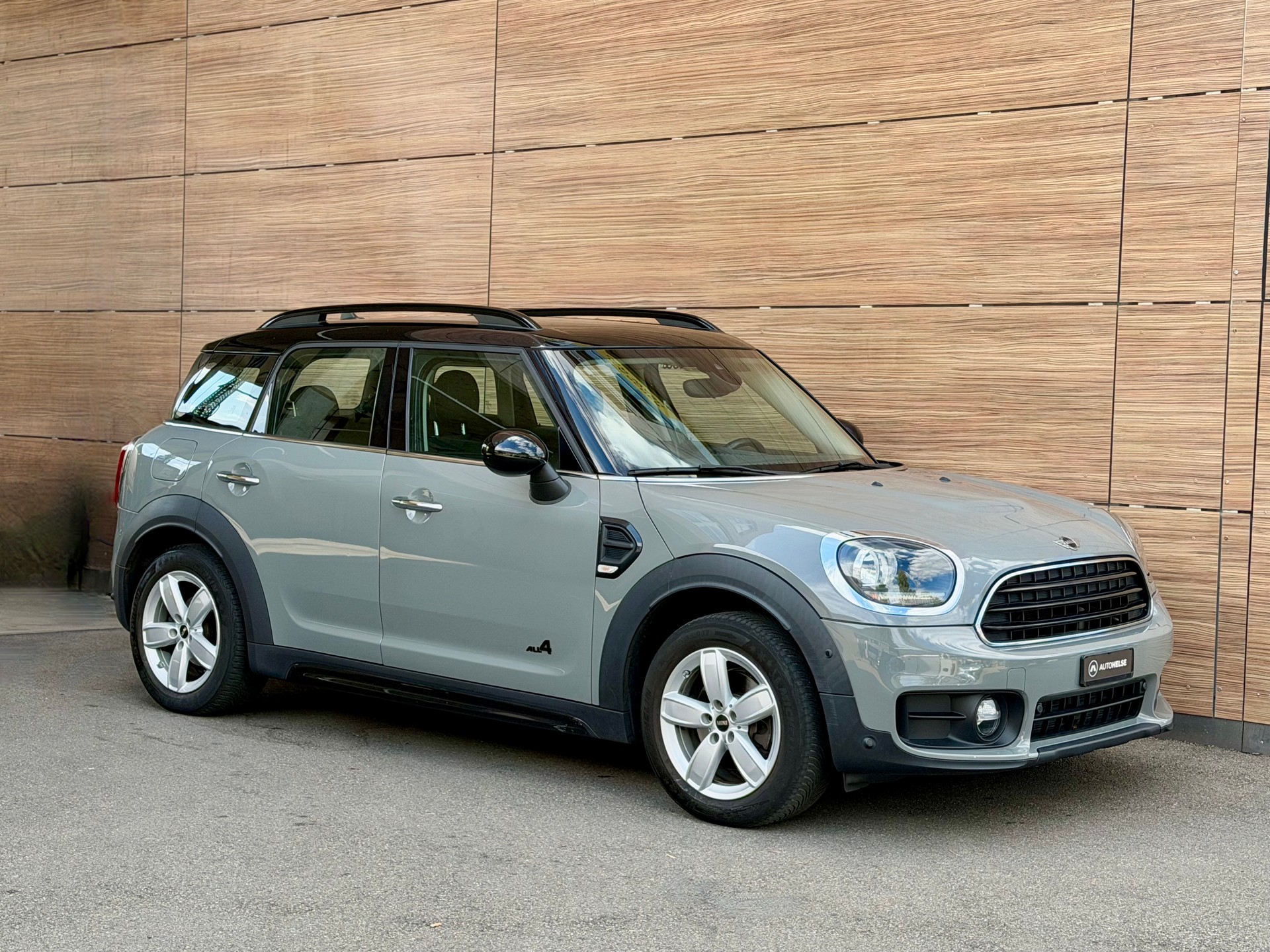MINI Countryman Cooper ALL4 - Frisch ab MFK - Moonwalk Grey - 4x4 --image-1