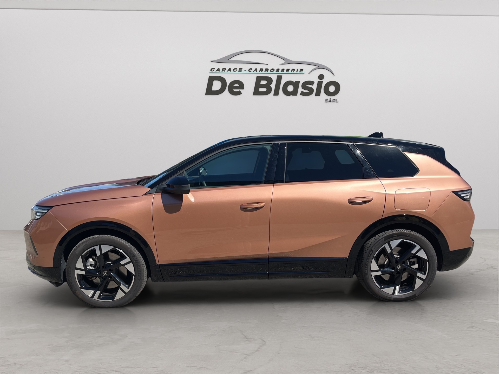 OPEL Grandland Electrique GS-showroom-element-3