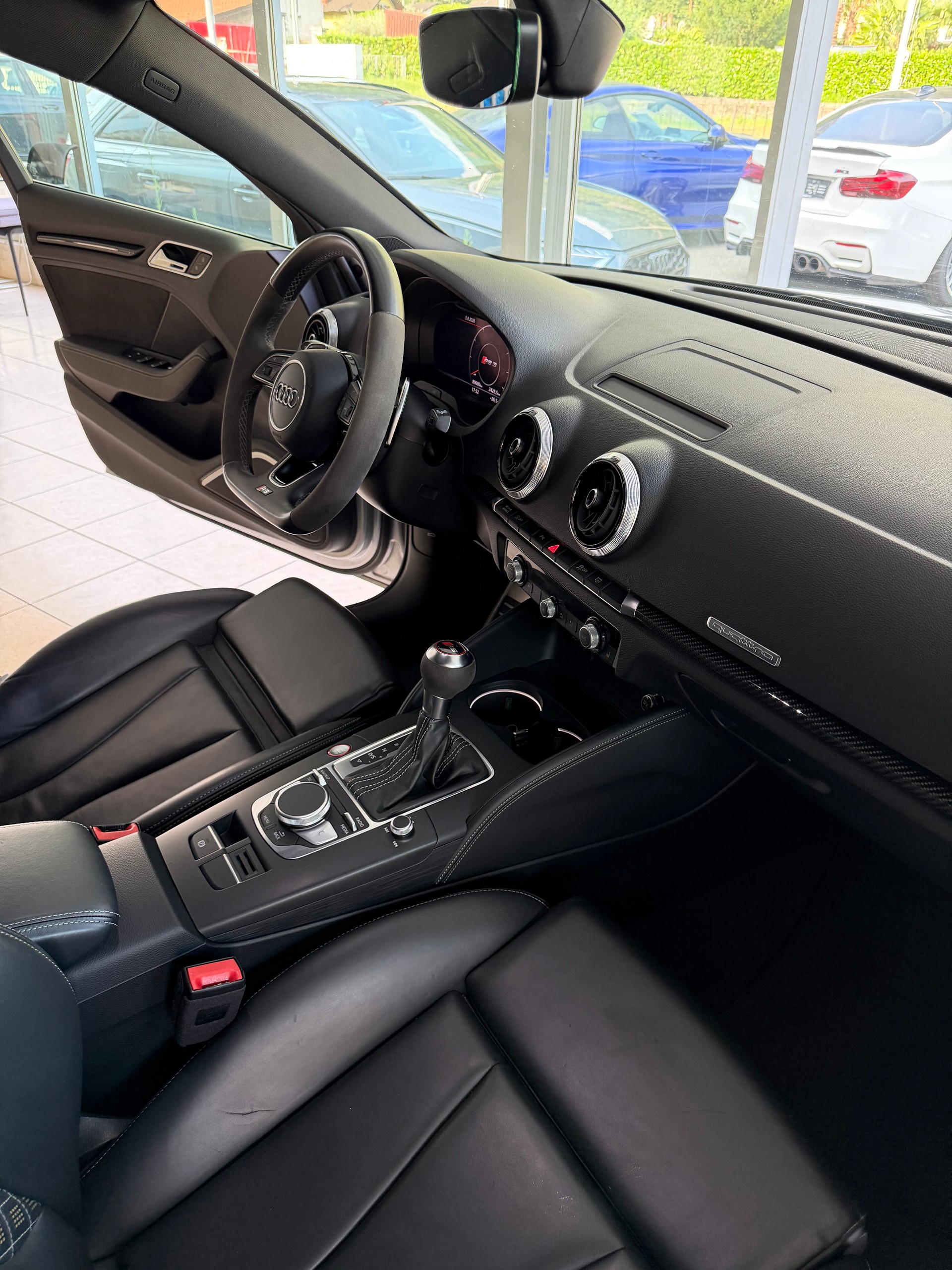 AUDI RS3 Sportback 2.5 TSI quattro S-tronic-image-10