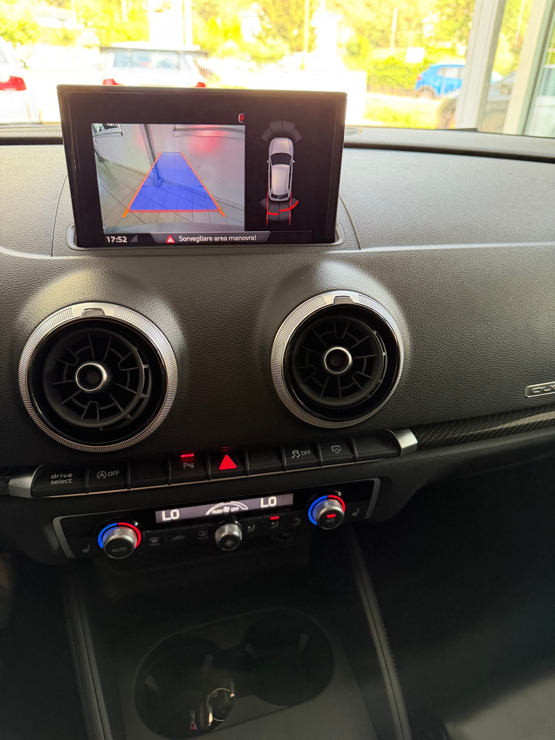 AUDI RS3 Sportback 2.5 TSI quattro S-tronic-image-11