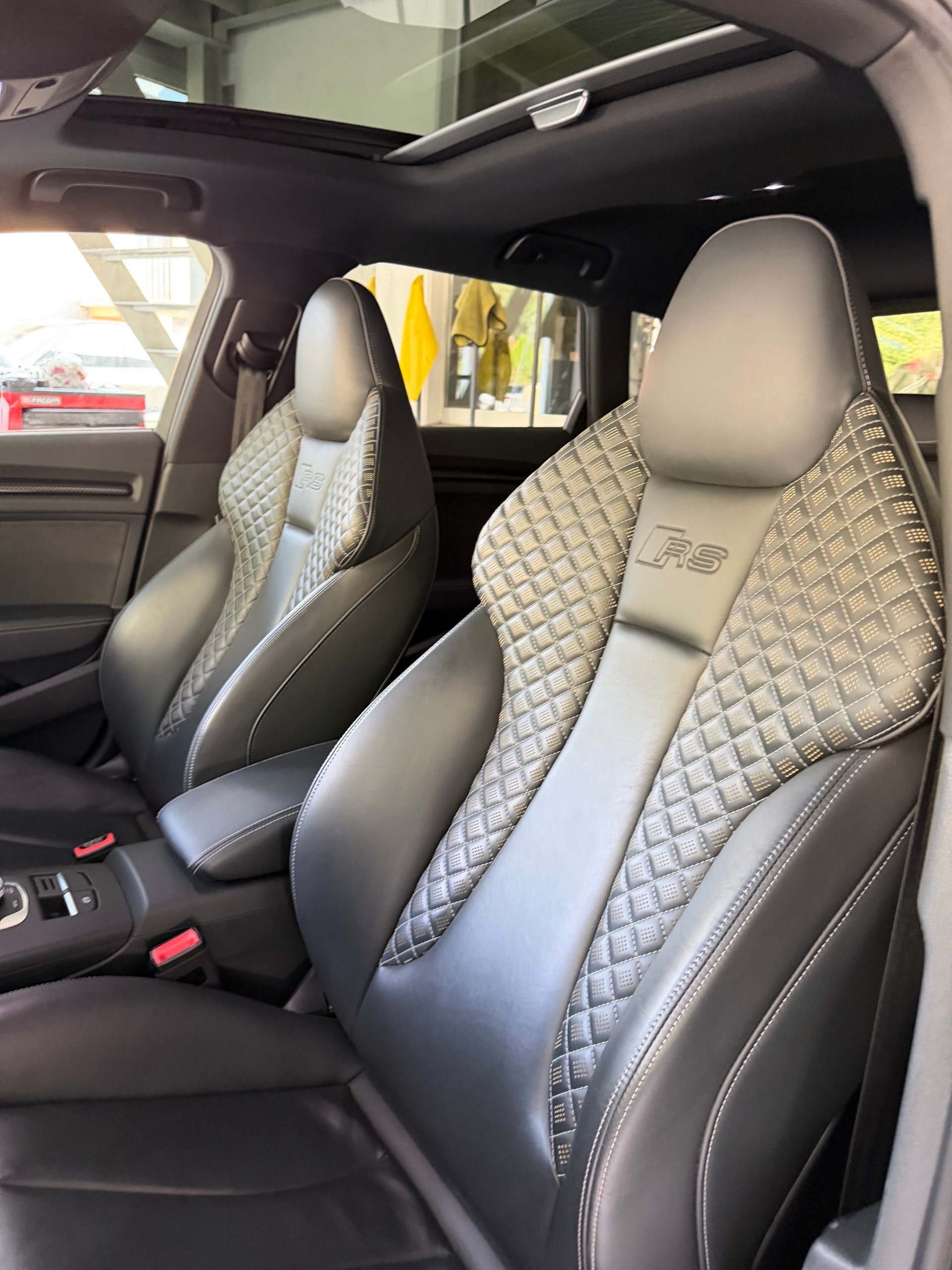 AUDI RS3 Sportback 2.5 TSI quattro S-tronic-image-9