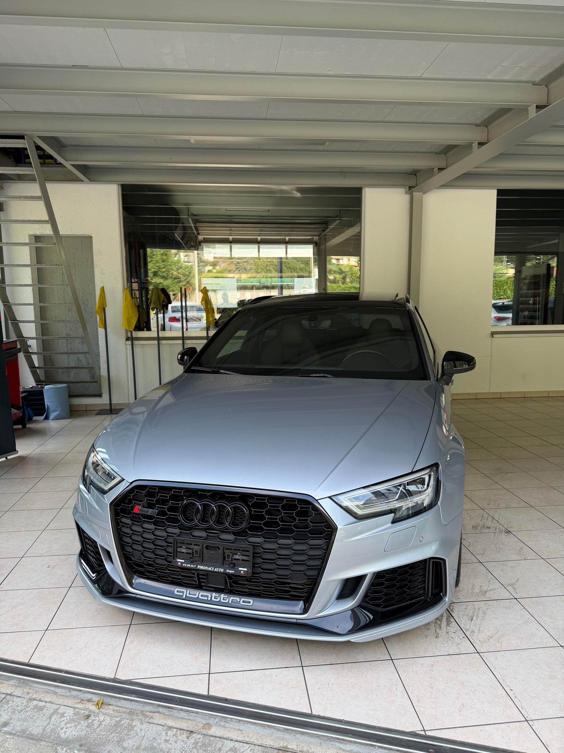 AUDI RS3 Sportback 2.5 TSI quattro S-tronic-image-0