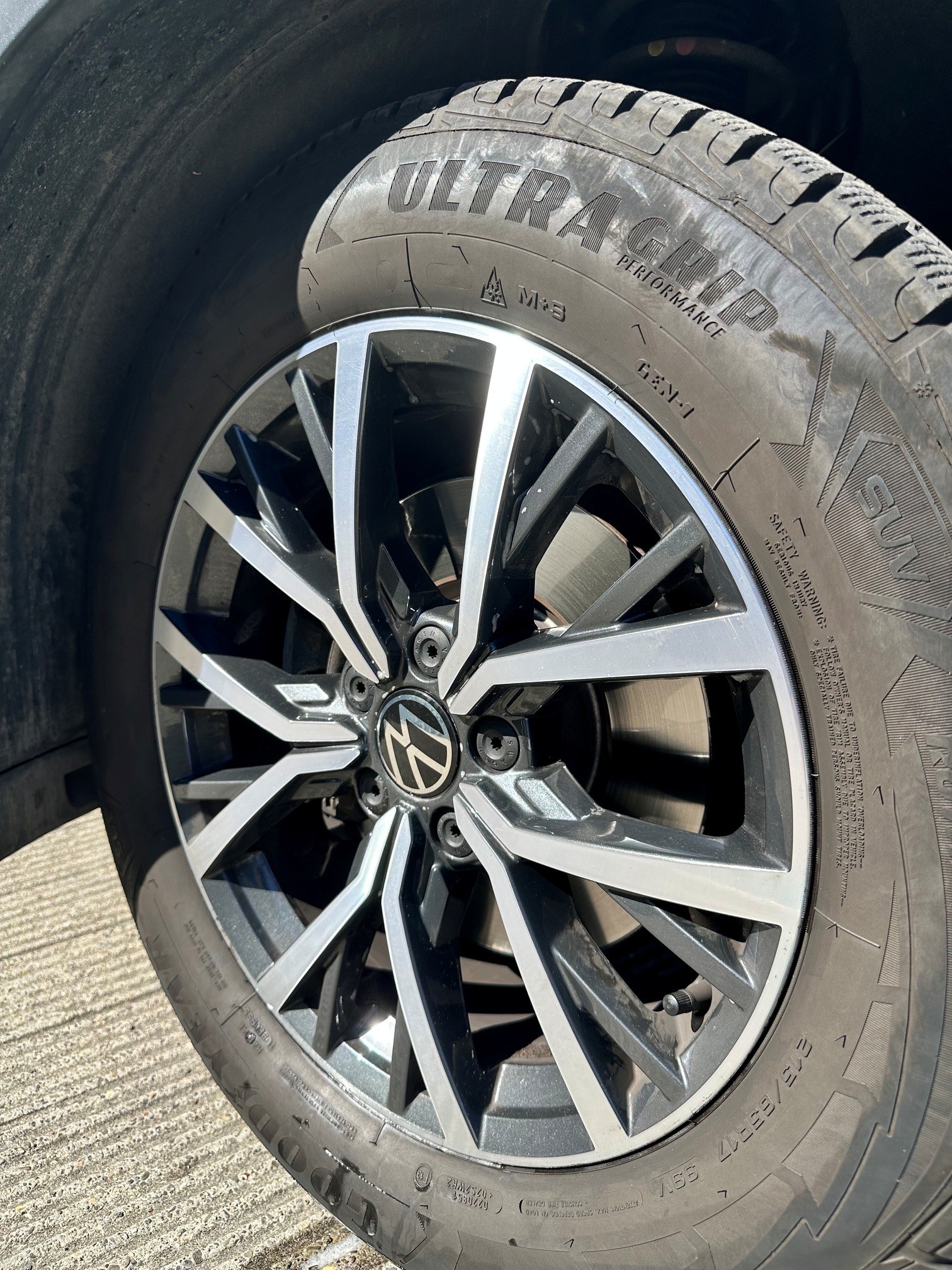 VW 1.5 TSI Life DSG 2WD Abnehmbare AHK | Travel Assist | VW-gepflegt | grosser Service-image-3