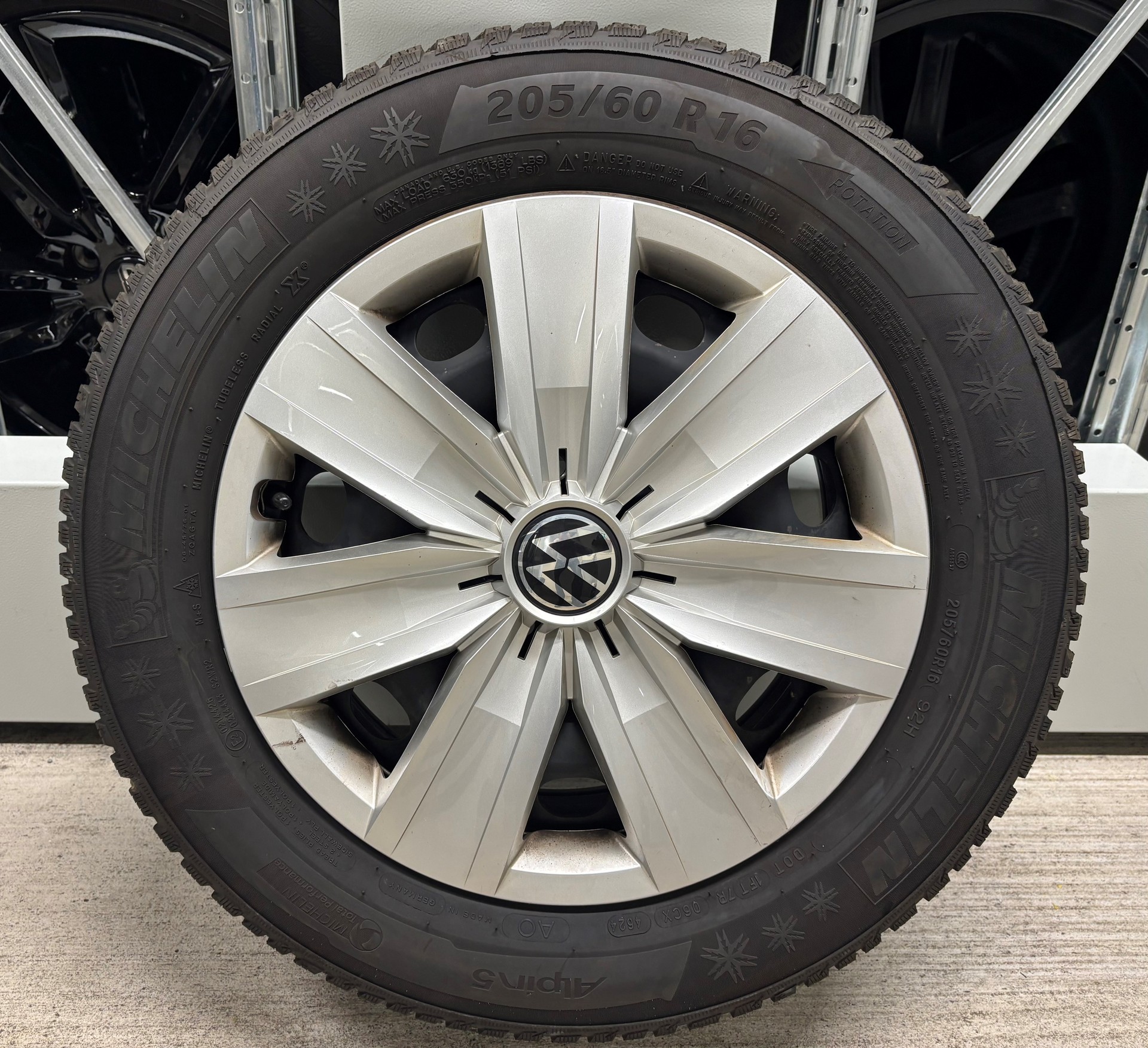 VW T-Roc 1.5 TSI EVO Life DSG mit AHK, Rückfahrkamera & Winterräder-image-29