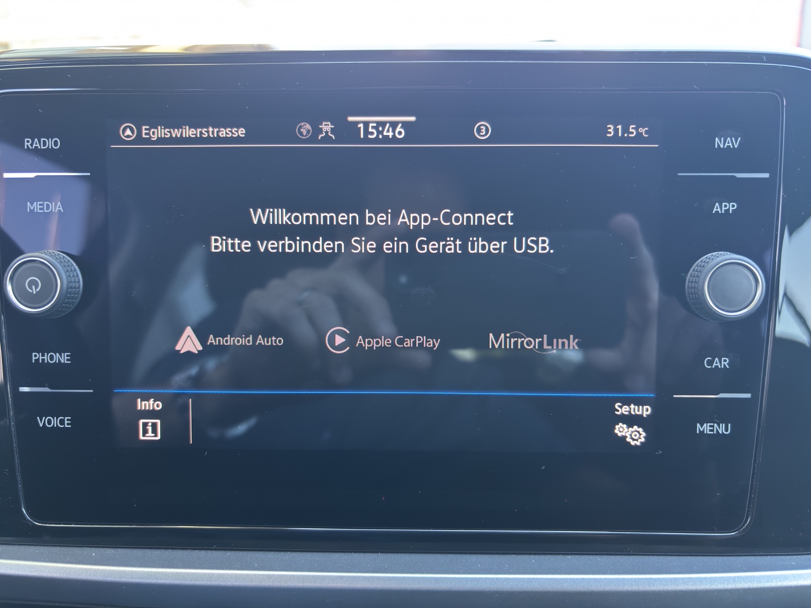VW T-Roc 1.5 TSI EVO Life DSG mit AHK & Rückfahrkamera-image-24