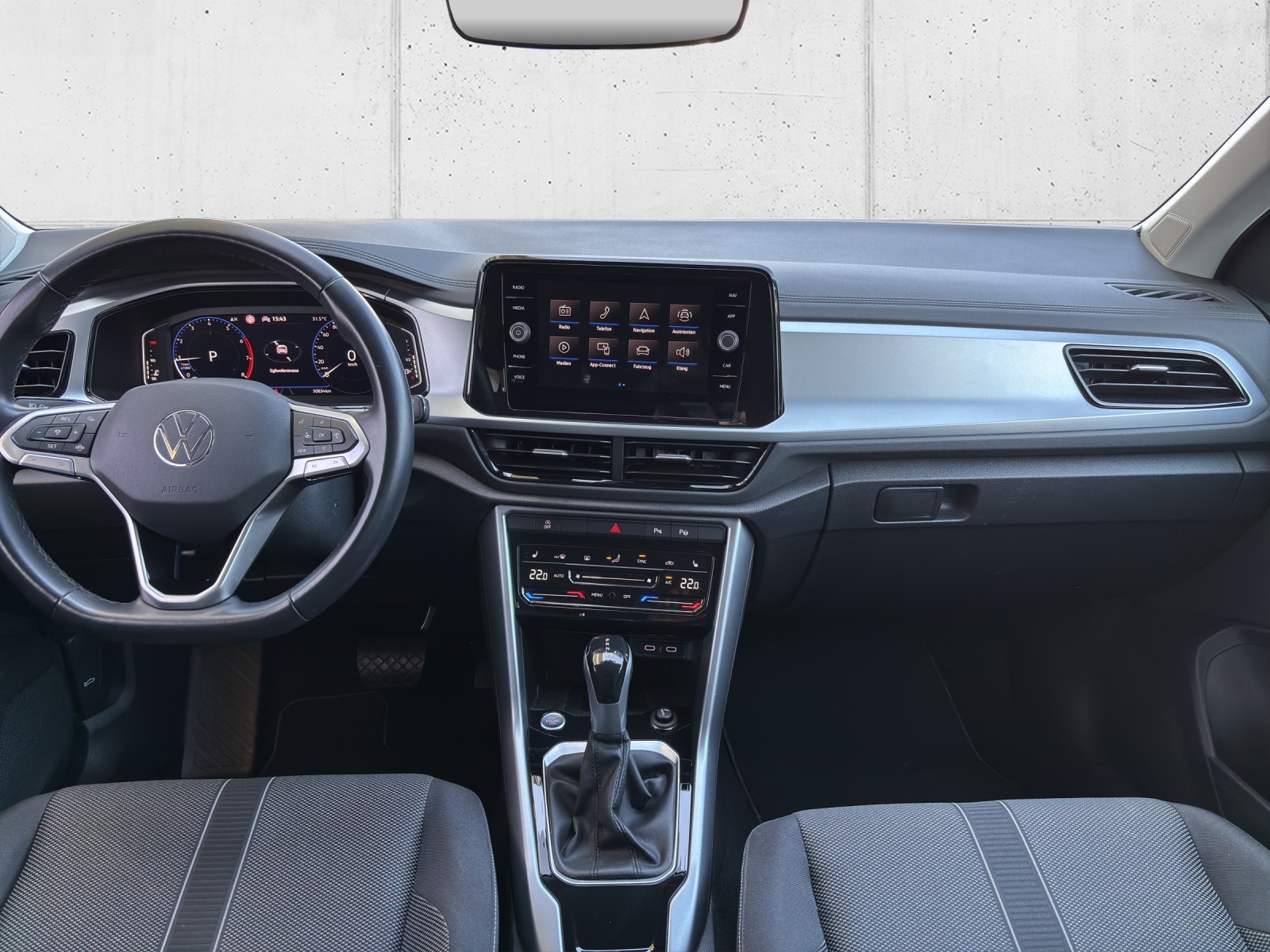 VW T-Roc 1.5 TSI EVO Life DSG mit AHK & Rückfahrkamera-image-11