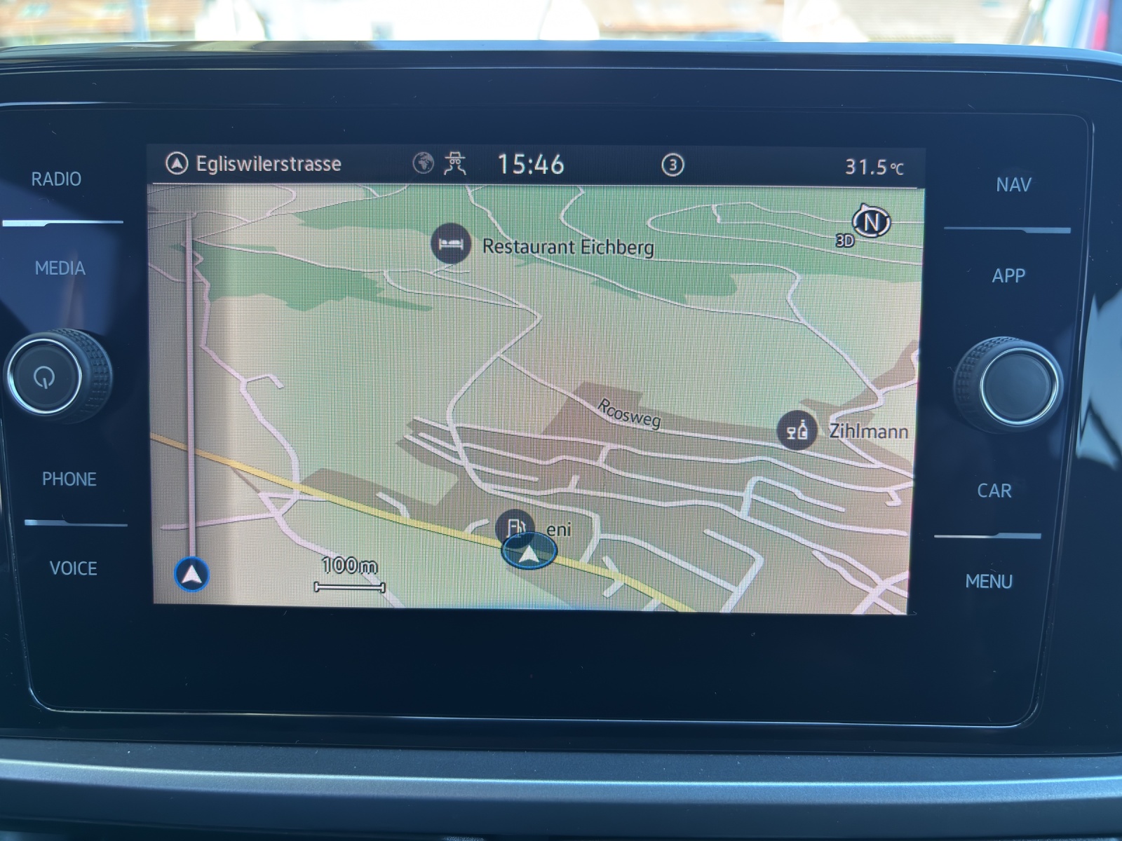 VW T-Roc 1.5 TSI EVO Life DSG mit AHK & Rückfahrkamera-image-23