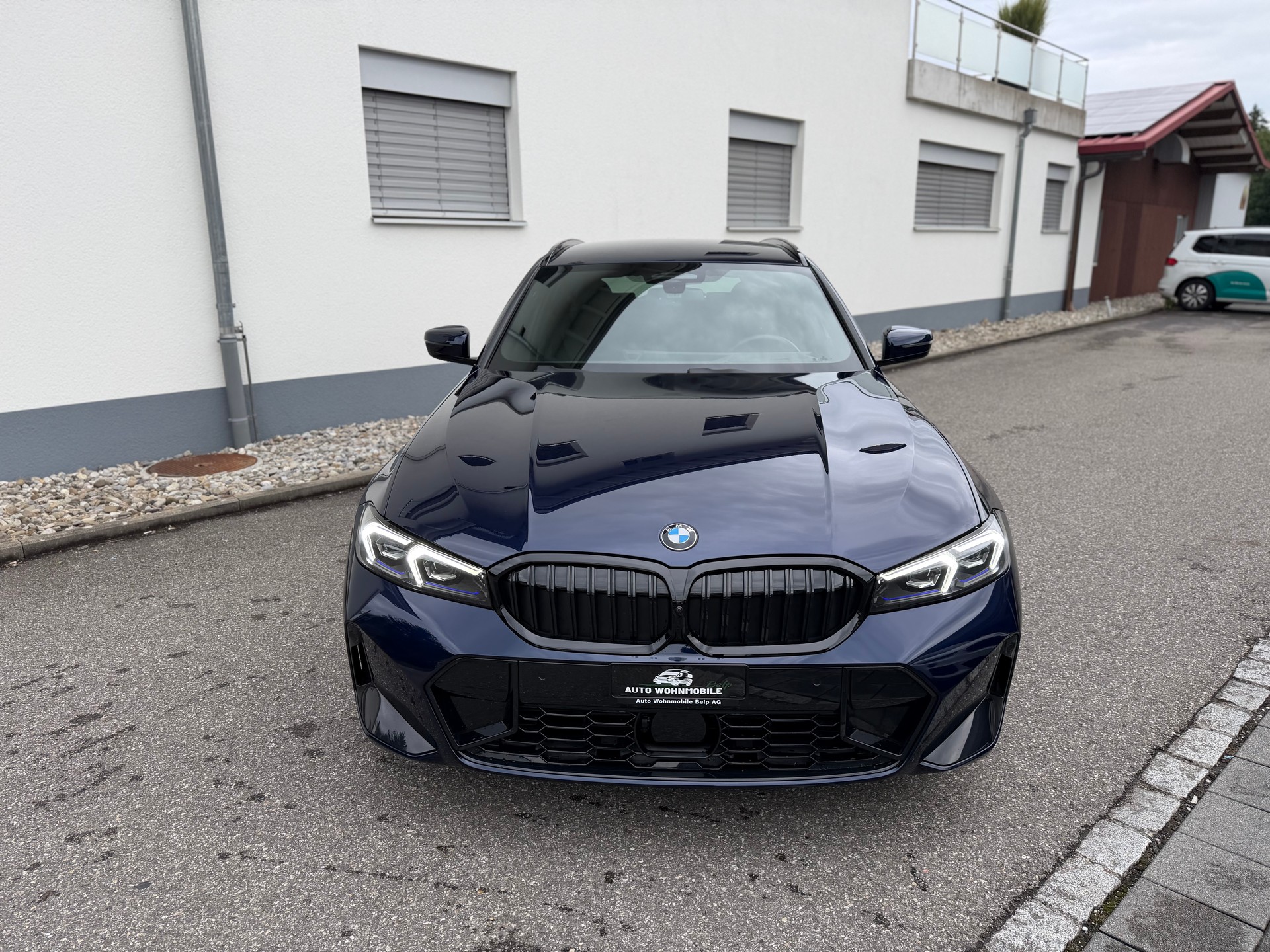 BMW 320d xDrive 48V Touring Steptronic M Sport-image-8