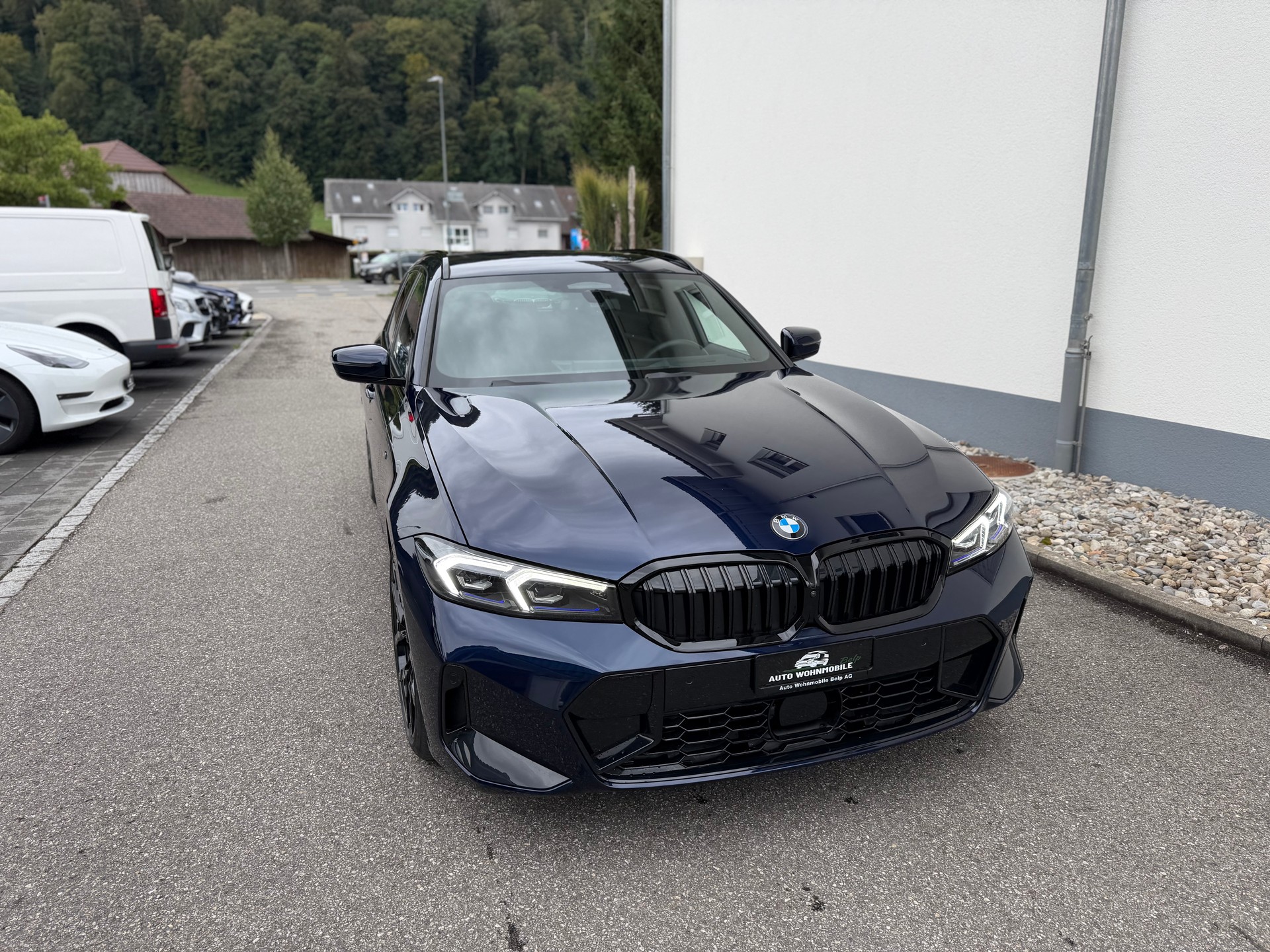 BMW 320d xDrive 48V Touring Steptronic M Sport-image-0