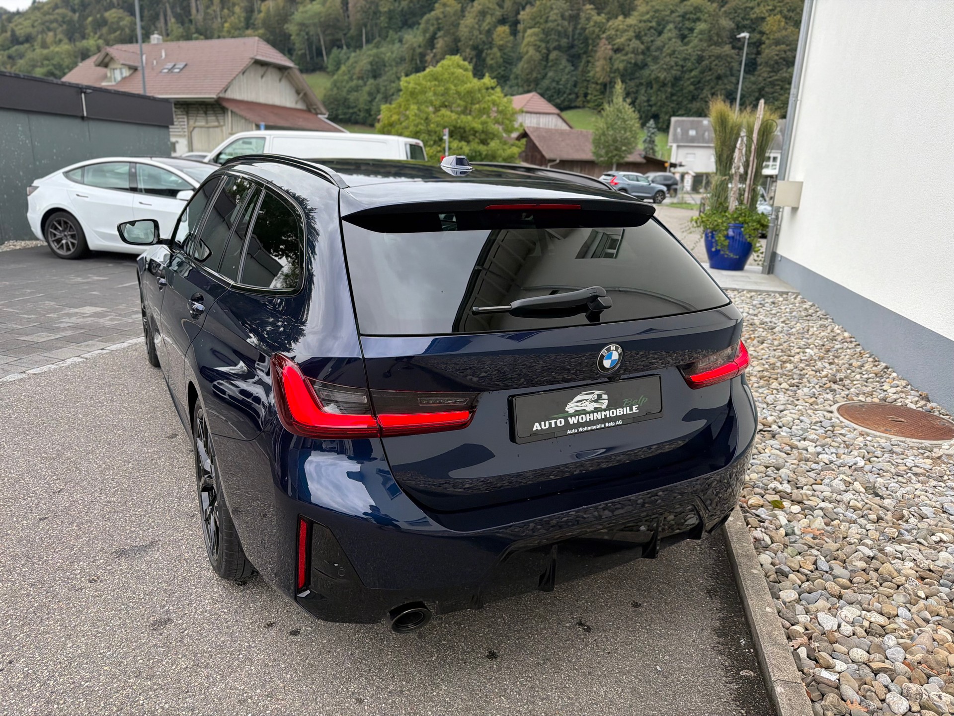 BMW 320d xDrive 48V Touring Steptronic M Sport-image-14