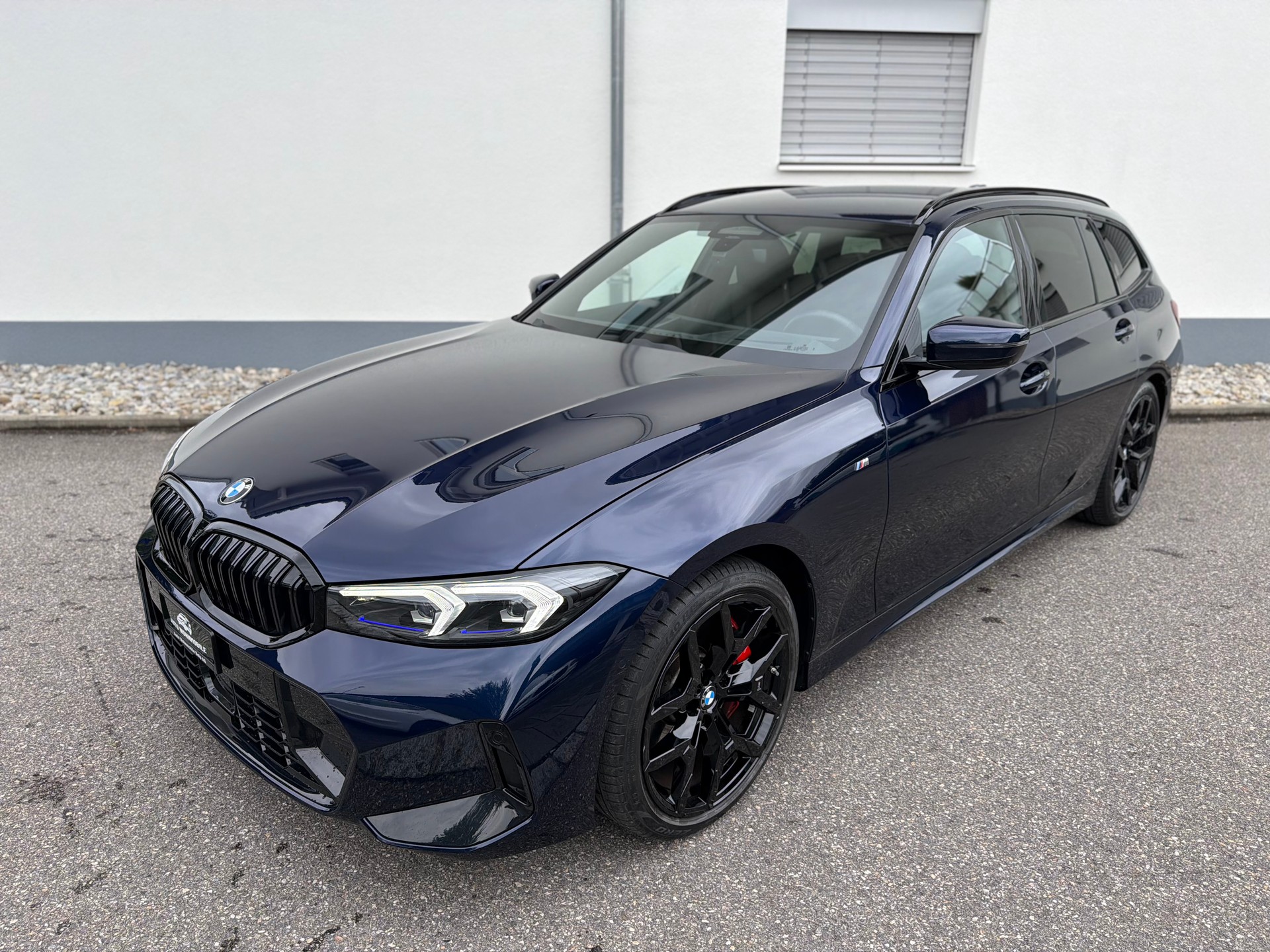 BMW 320d xDrive 48V Touring Steptronic M Sport-image-10