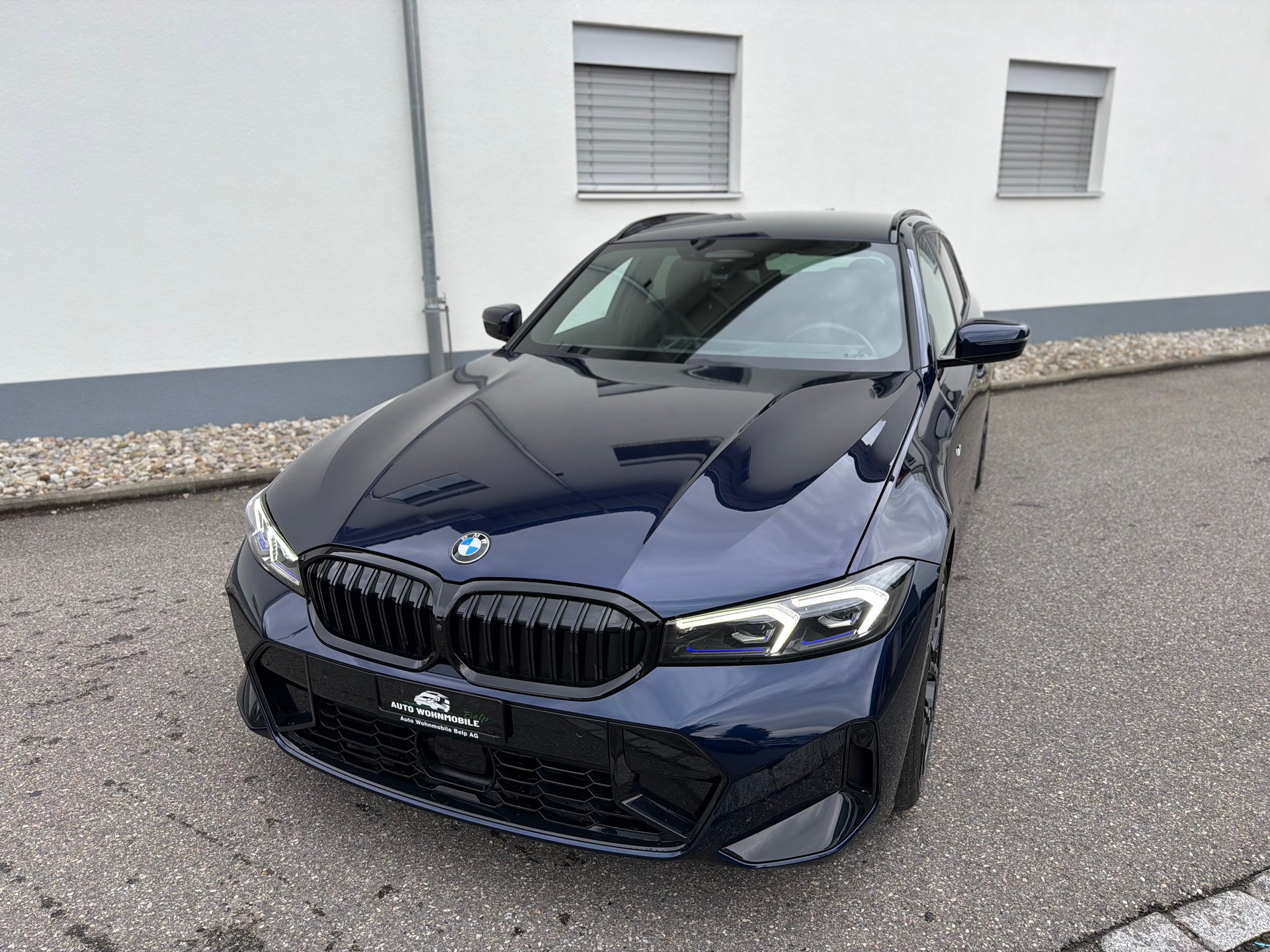 BMW 320d xDrive 48V Touring Steptronic M Sport-image-9
