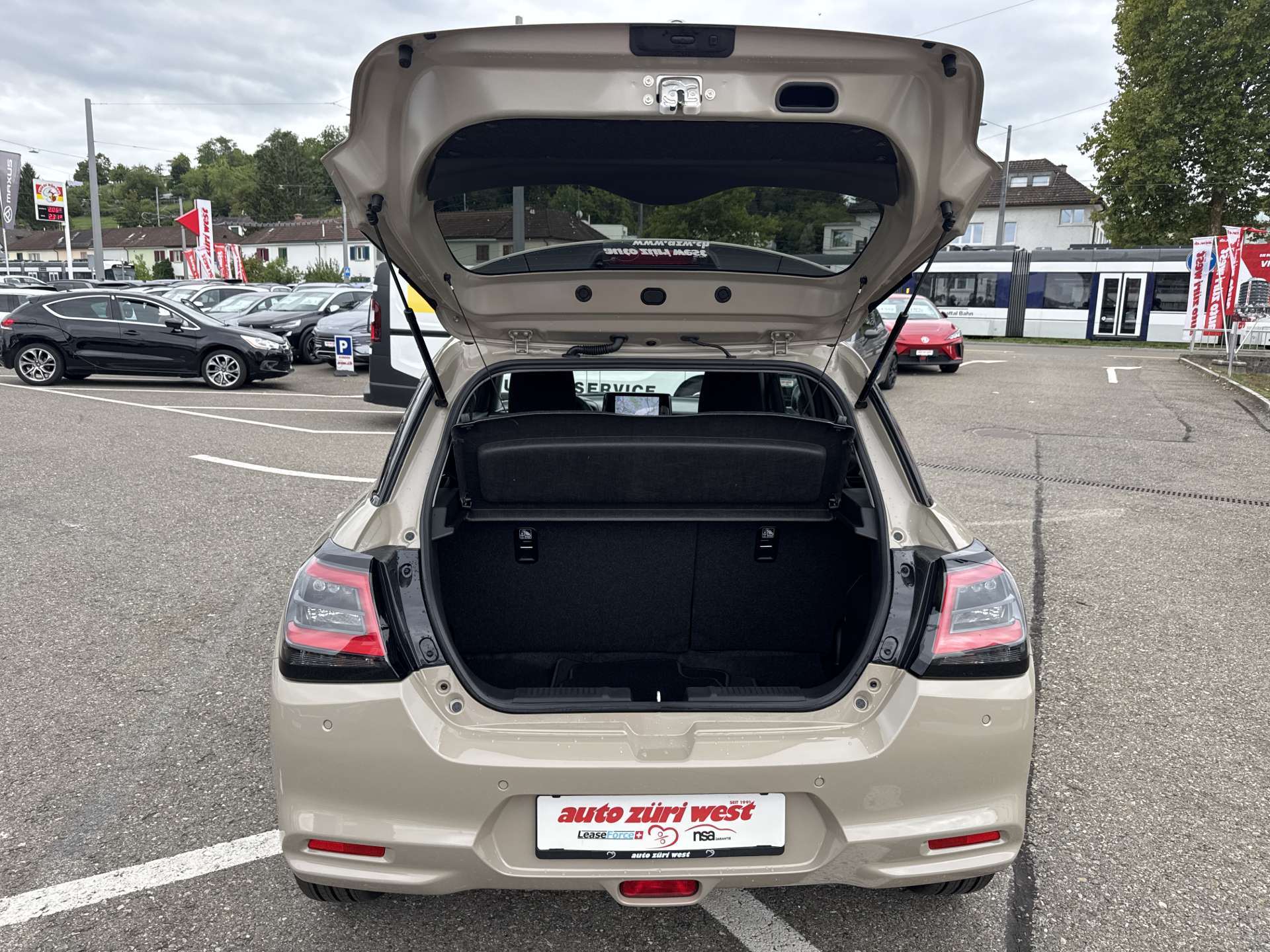 SUZUKI Swift 1.2 Compact Top Hybrid 4x4-image-7