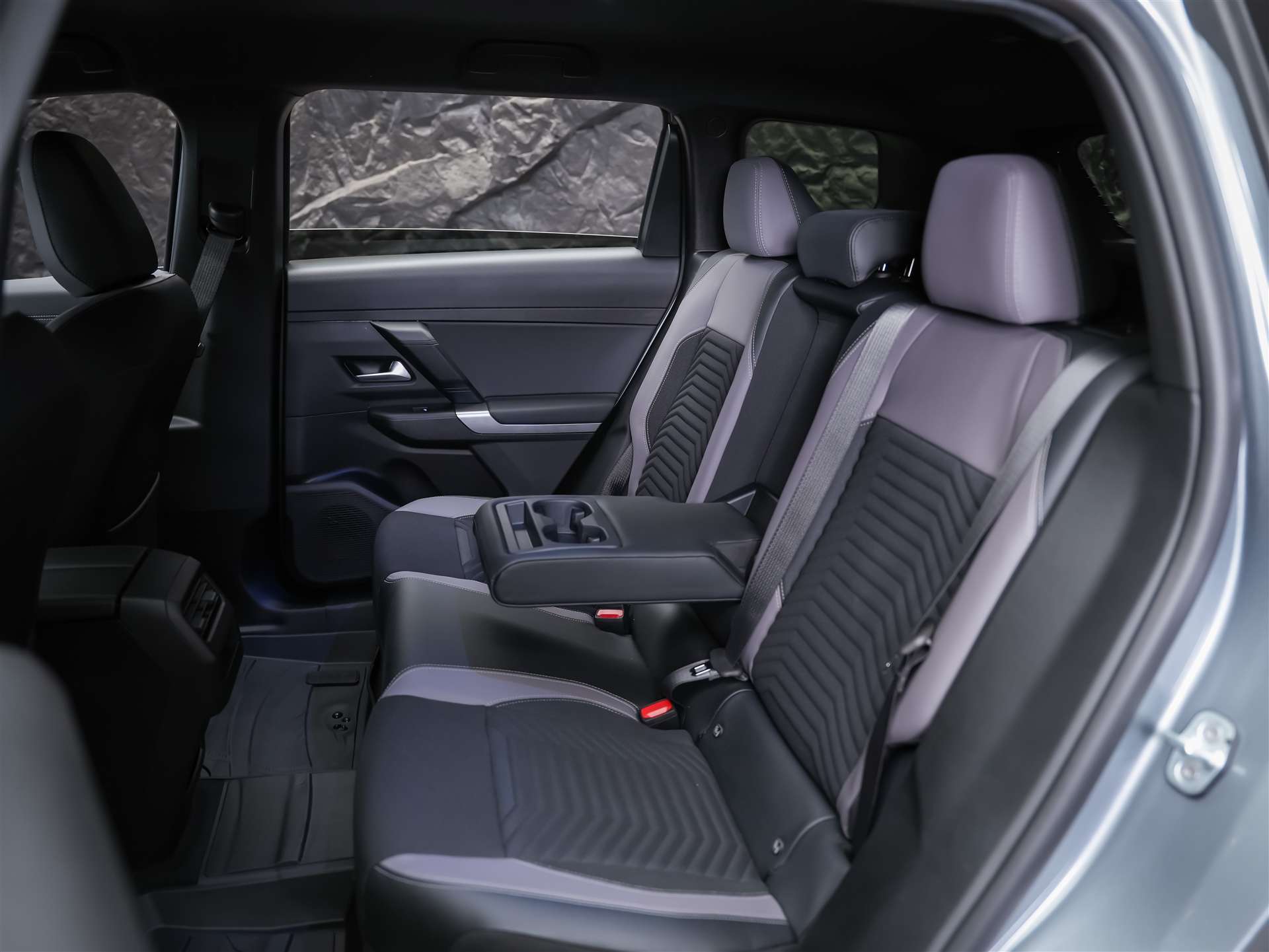 JEEP Compass 1.2 T e-Hybrid First Edition *SOFORT Verfügbar*Werksgarantie*Matrix-LED*Lenkradheizung*-image-13