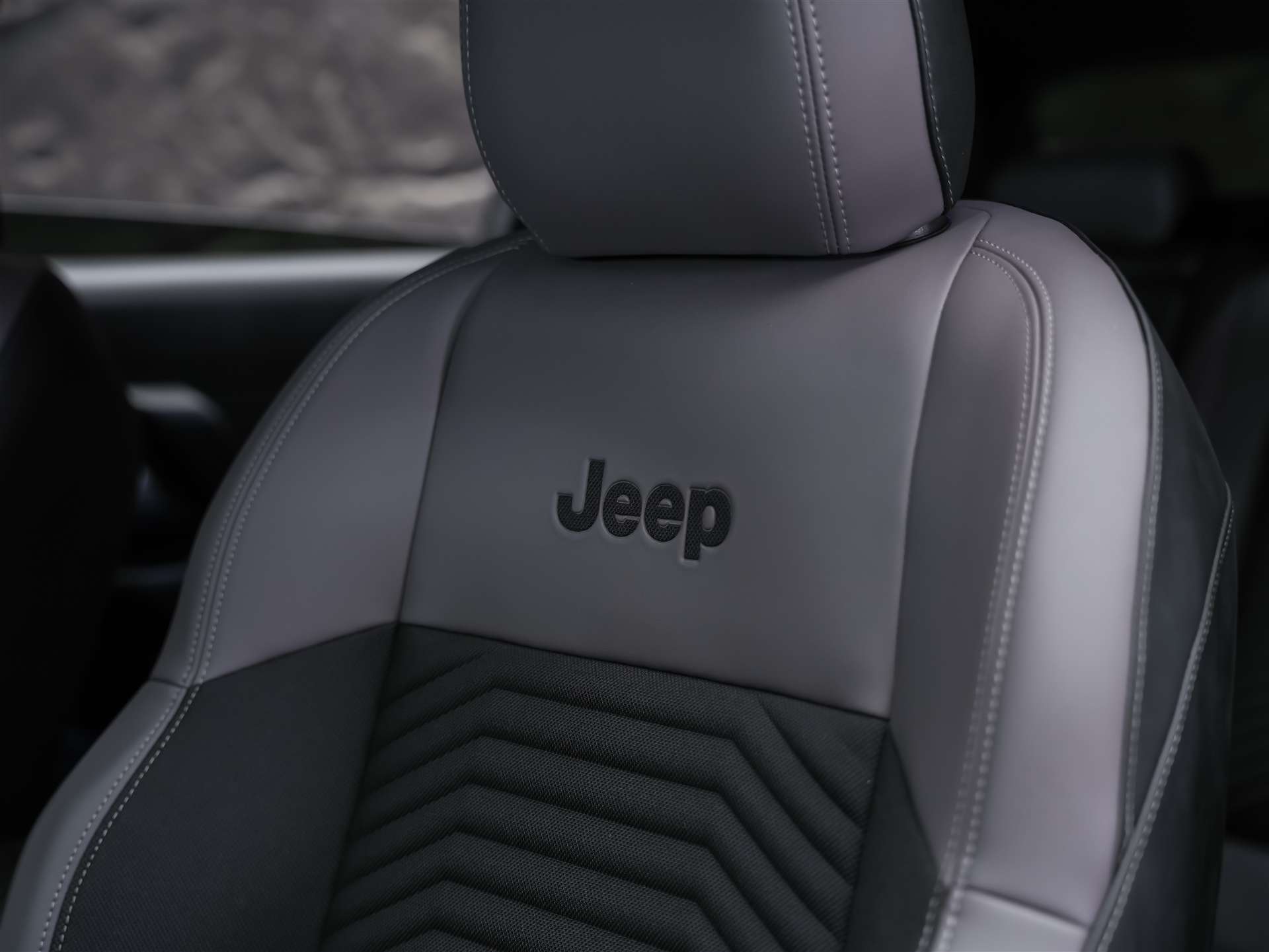 JEEP Compass 1.2 T e-Hybrid First Edition *SOFORT Verfügbar*Werksgarantie*Matrix-LED*Lenkradheizung*-image-10