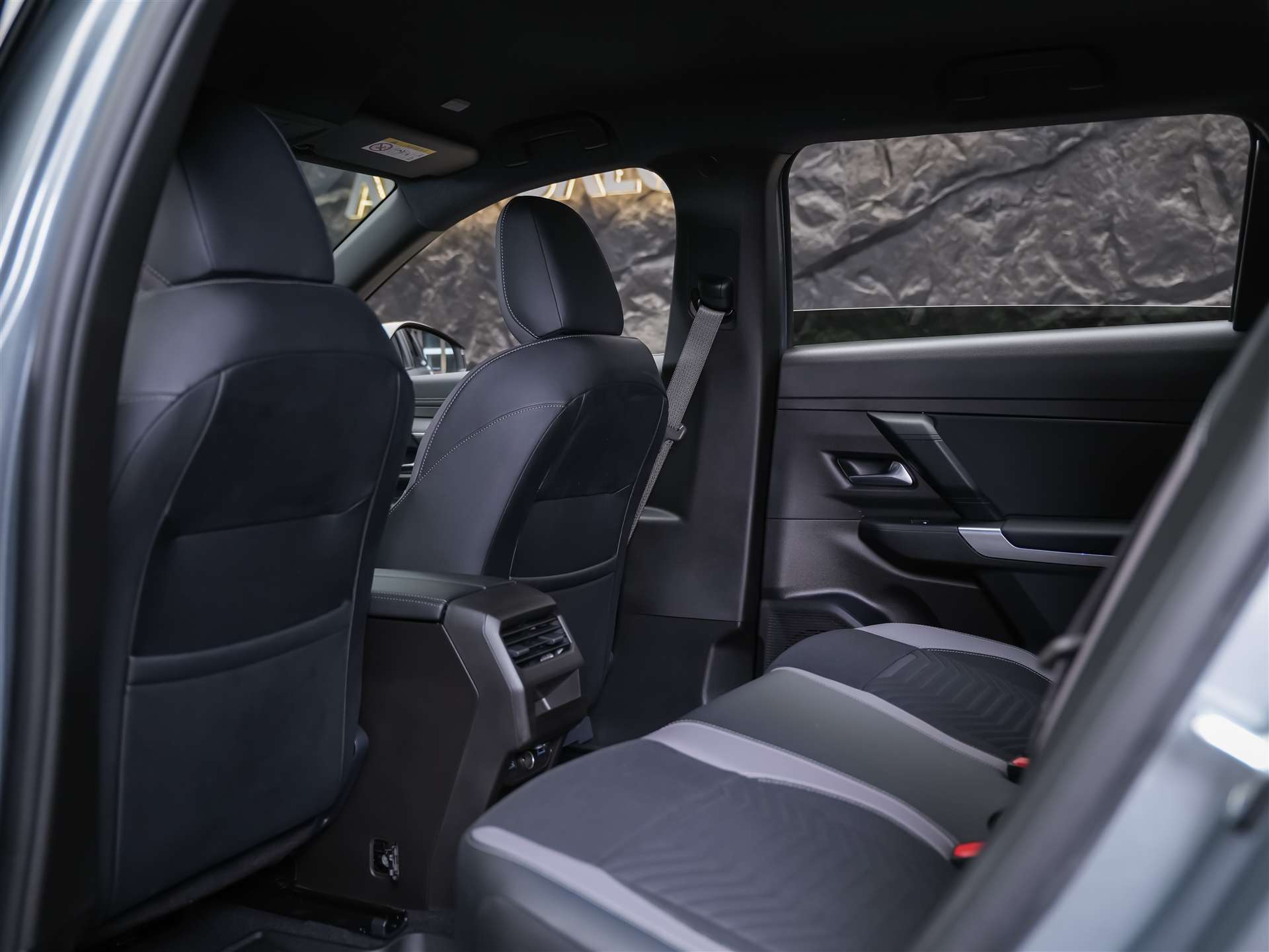 JEEP Compass 1.2 T e-Hybrid First Edition *SOFORT Verfügbar*Werksgarantie*Matrix-LED*Lenkradheizung*-image-11
