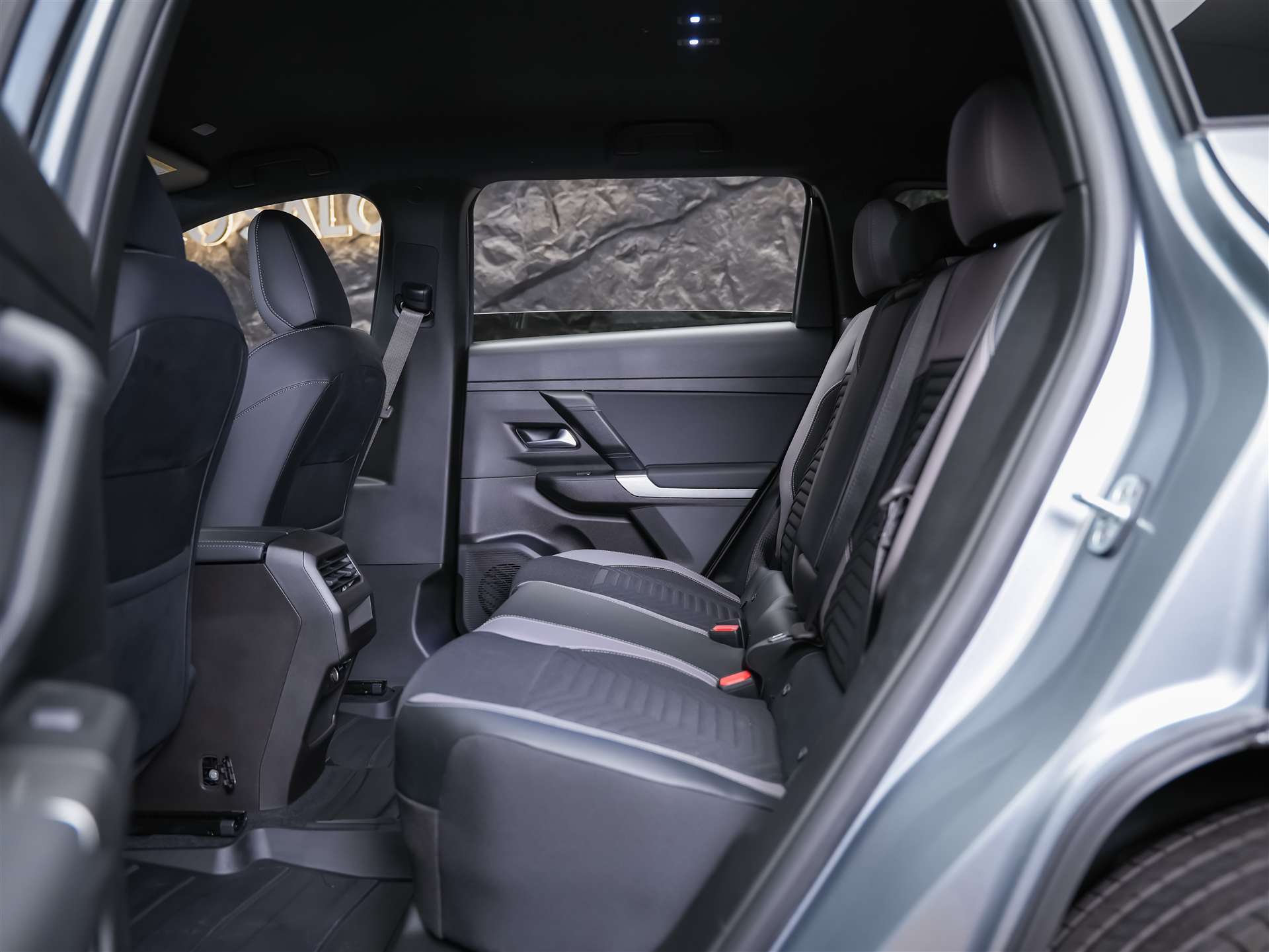 JEEP Compass 1.2 T e-Hybrid First Edition *SOFORT Verfügbar*Werksgarantie*Matrix-LED*Lenkradheizung*-image-12